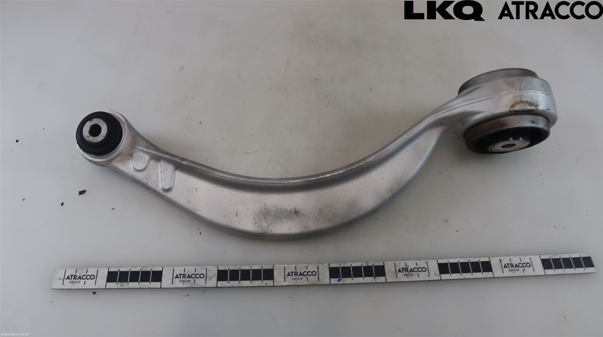 Jaguar XJ X350        03-09 Bärarm Fram Undre Hö