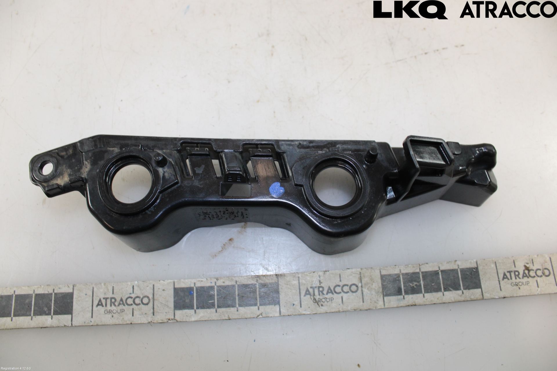 Audi A6 F2/C8 19- Stötfångarfäste Fram Vä