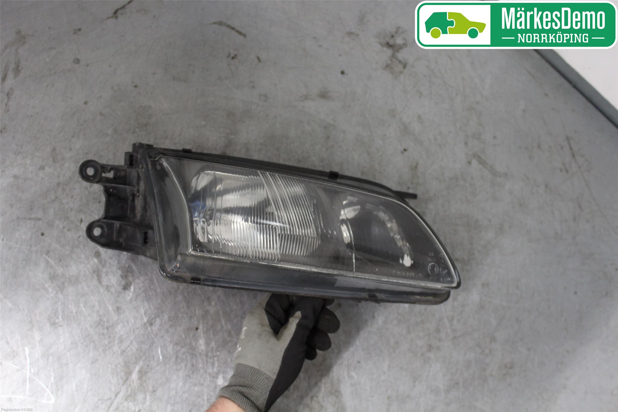 Mazda 626 98-02 Strålkastare Höger