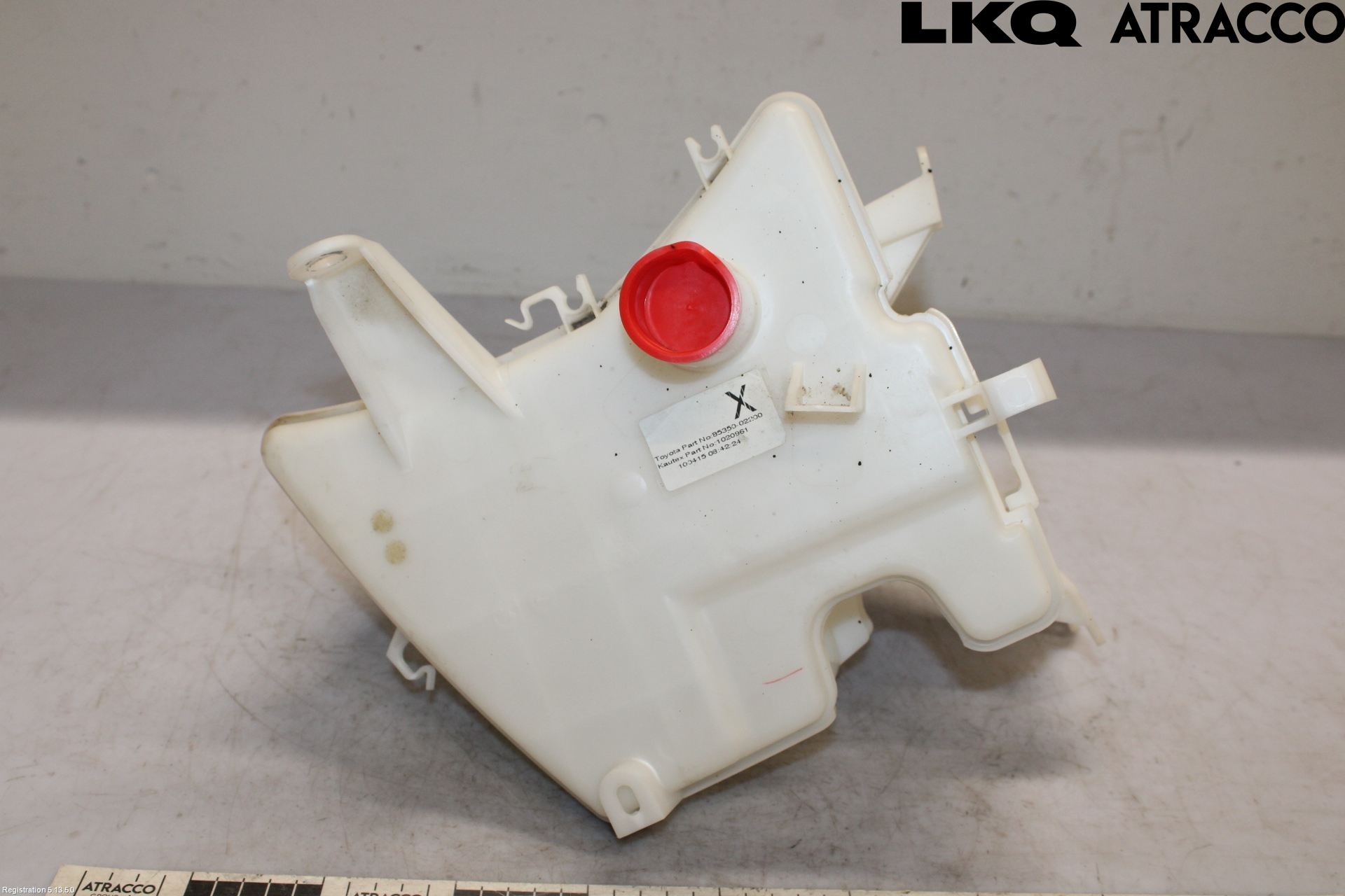 Toyota AURIS 13-19 Spolartank Vindruta-Strål