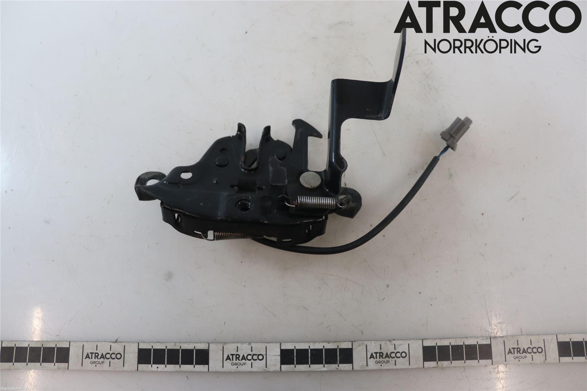 Nissan PULSAR Huvlås