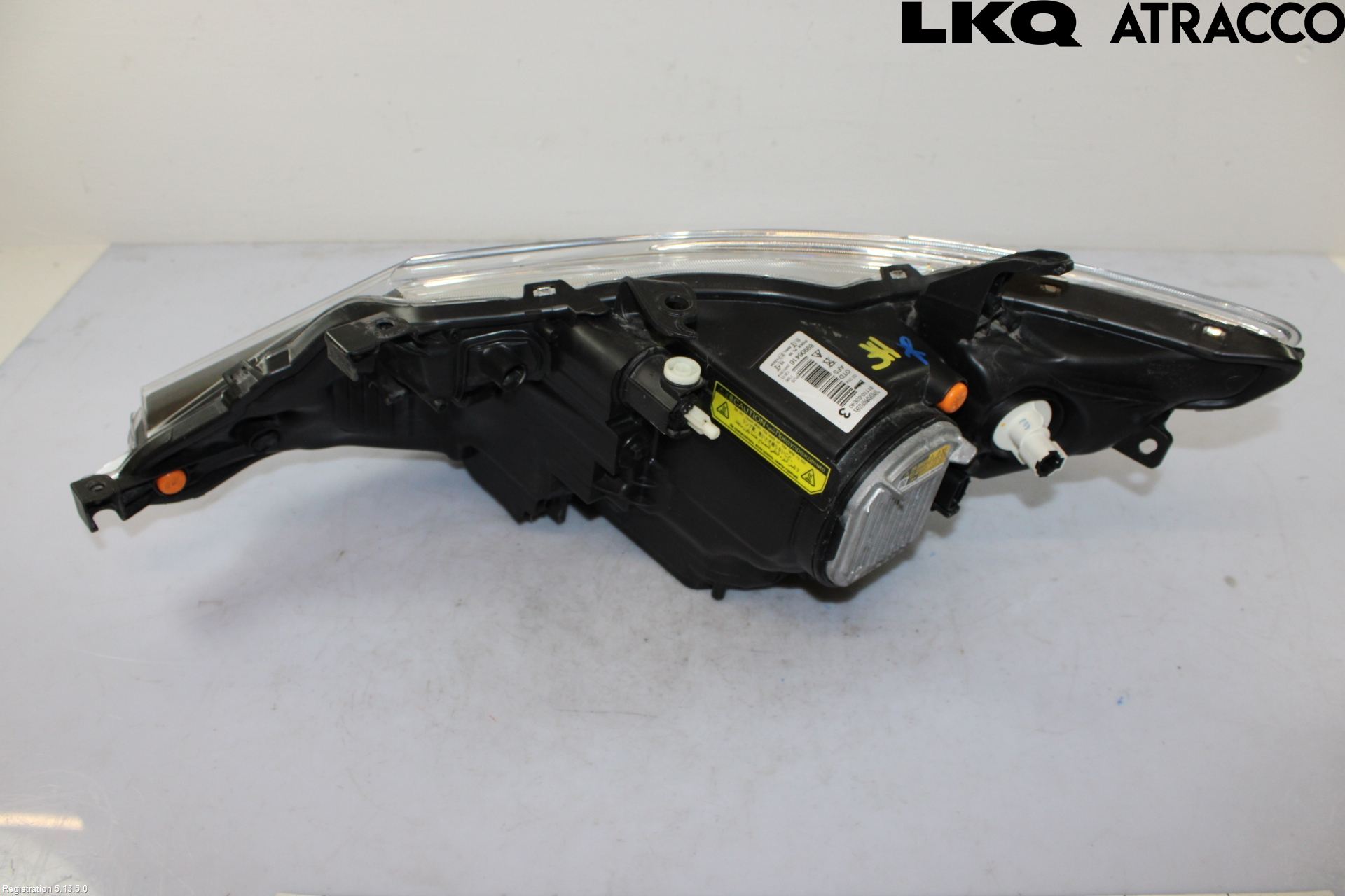 Toyota AURIS 13-19 Strålkastare Höger