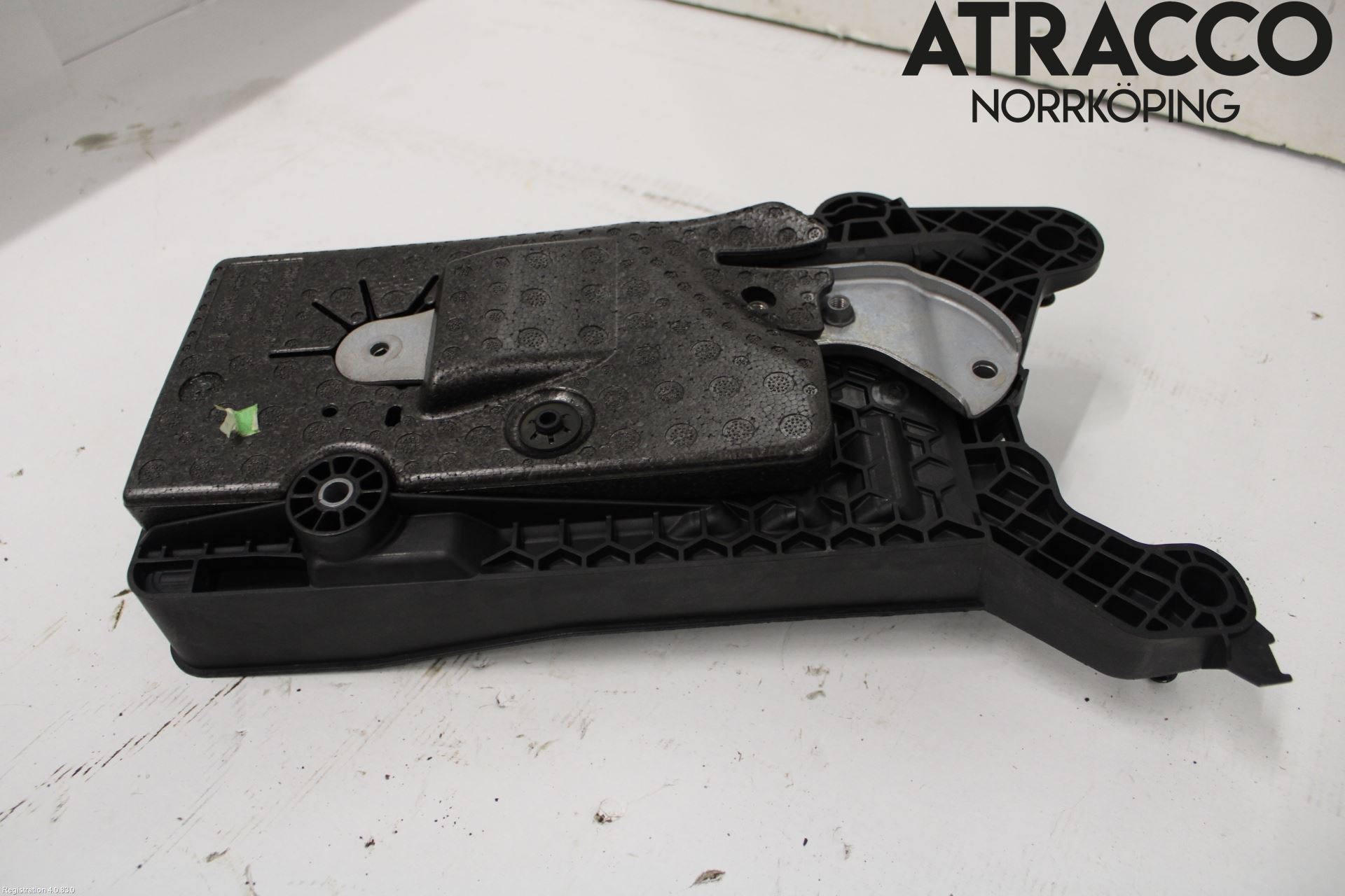 Volkswagen VW TIGUAN 16-24 Batterilåda-Fäste-Hållare