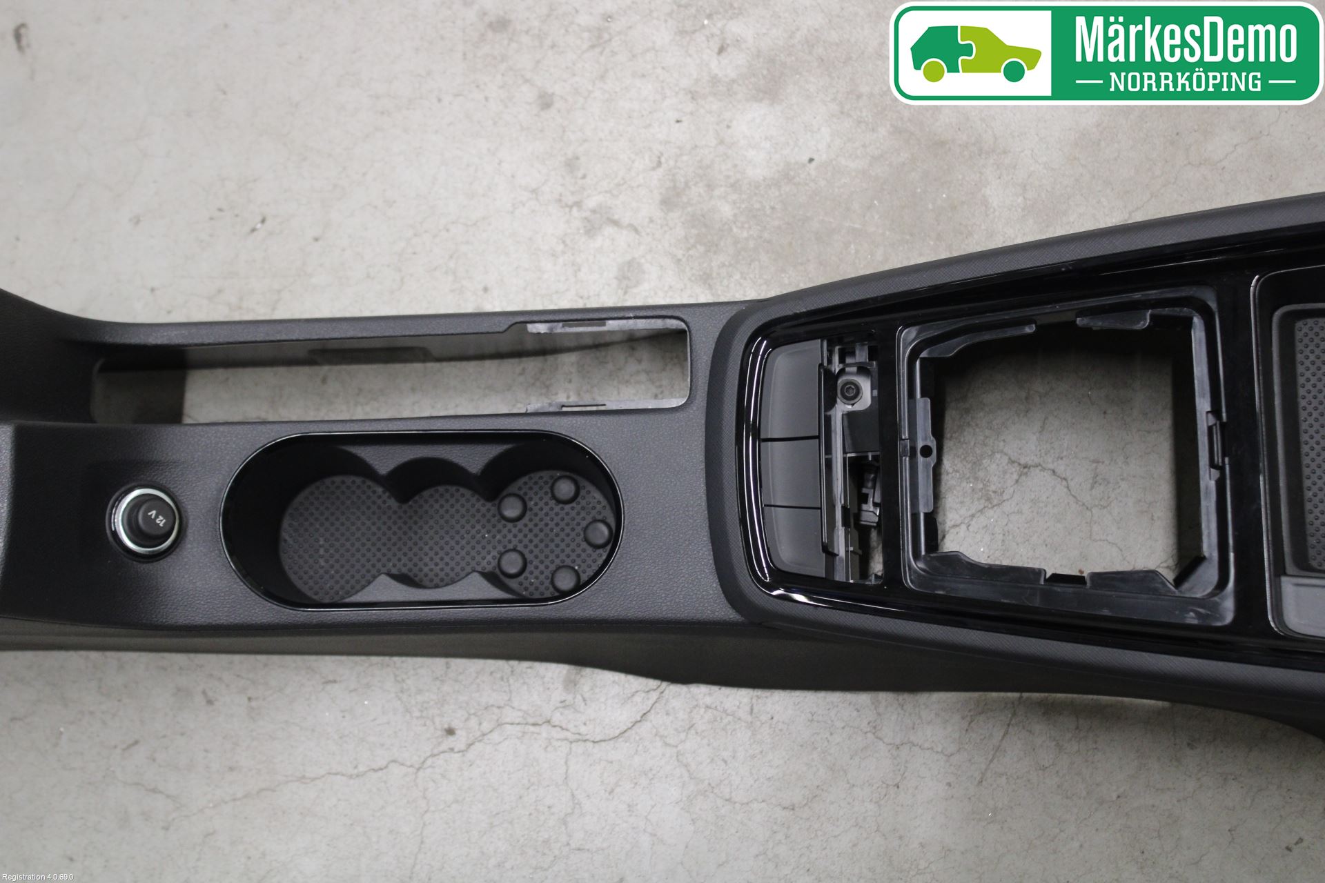 Skoda KAMIQ 20- Instrumentkonsoll Mitt