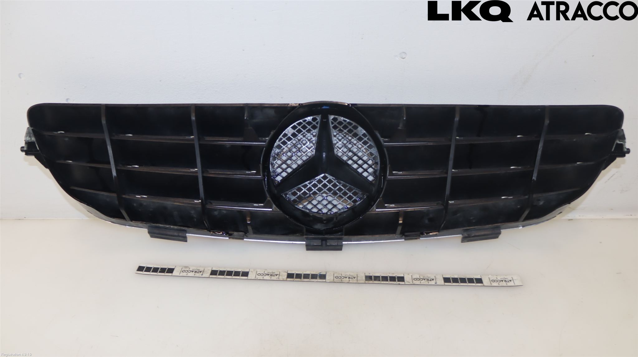 Mercedes-Benz MB CLK (C209) 02-09 Grill Komp