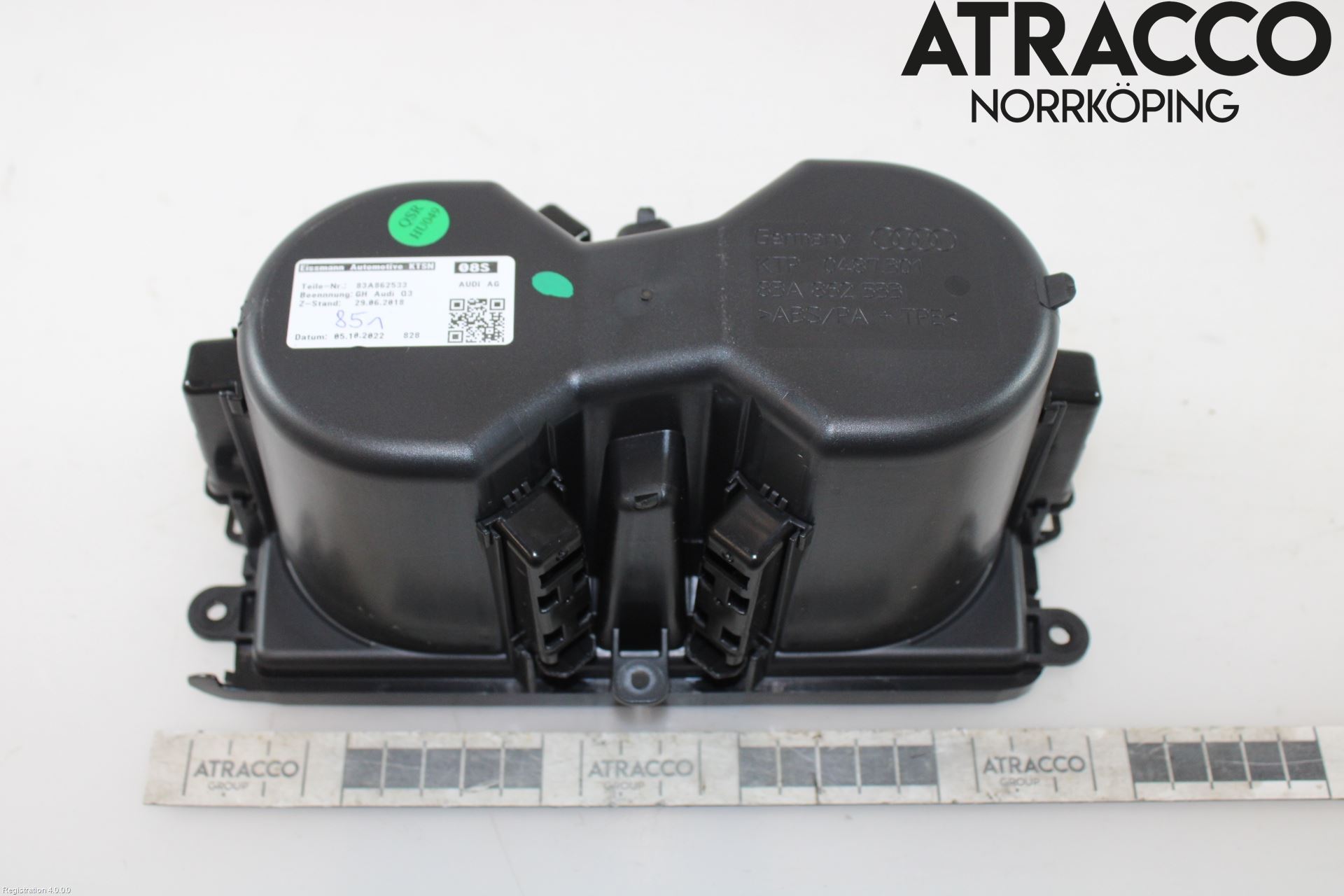 Audi Q3 F3 19- Mugghållare