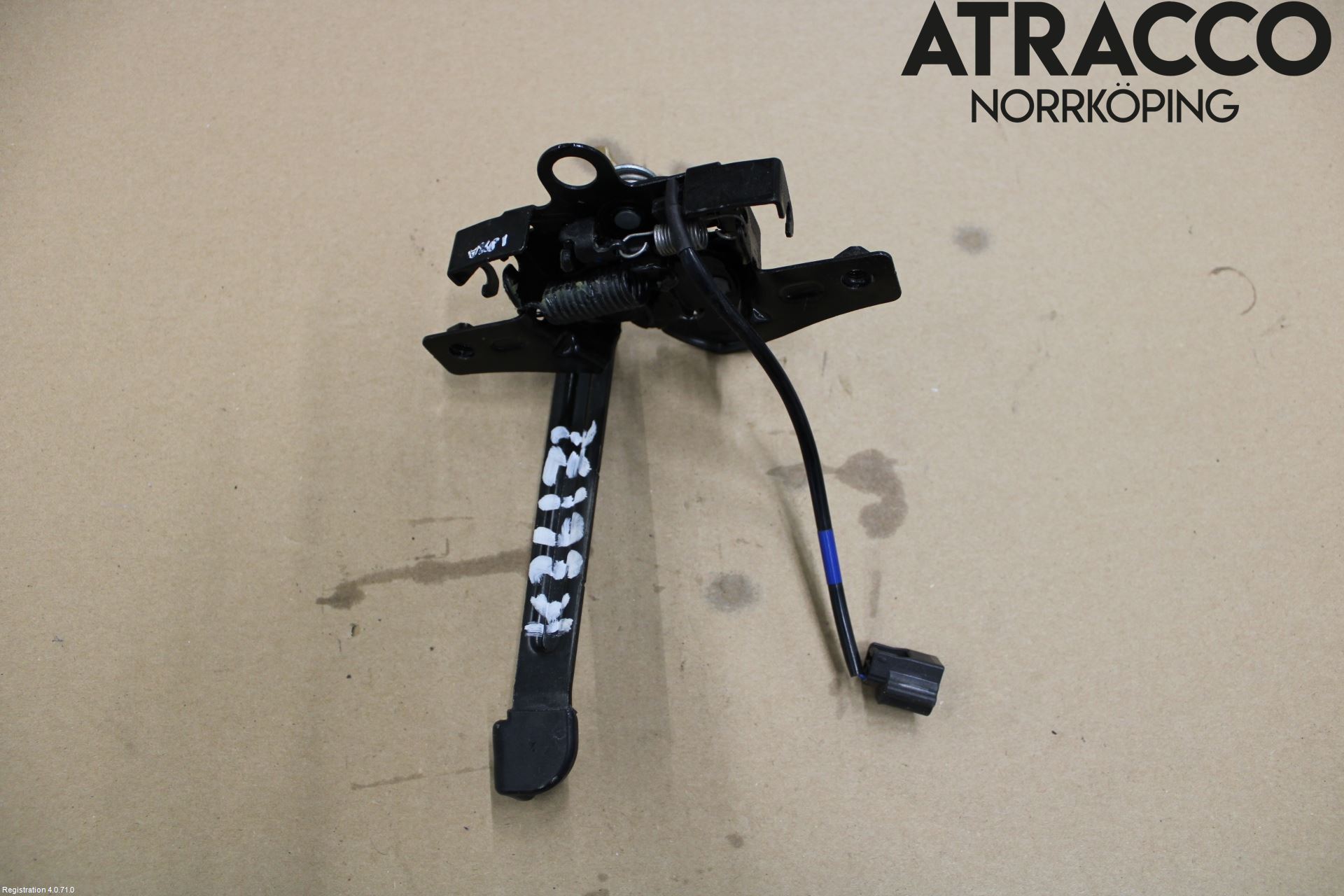 Nissan NOTE E12 14-20 Huvlås