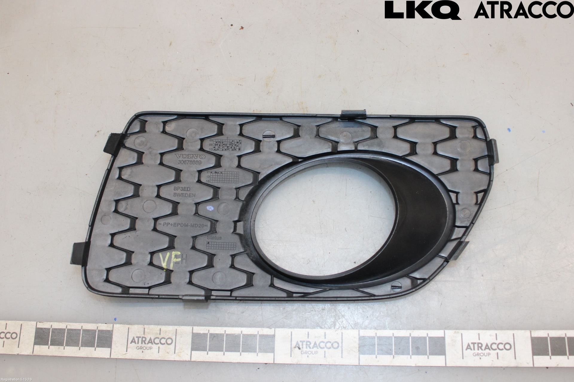 Volvo XC70 08-13 Dimljussarg Fram