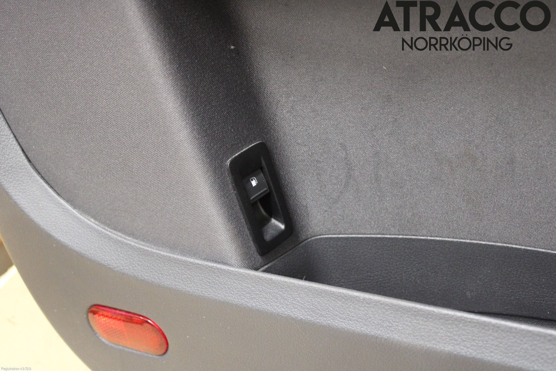 Volkswagen VW TOURAN 10-15 Dörrklädsel Vä