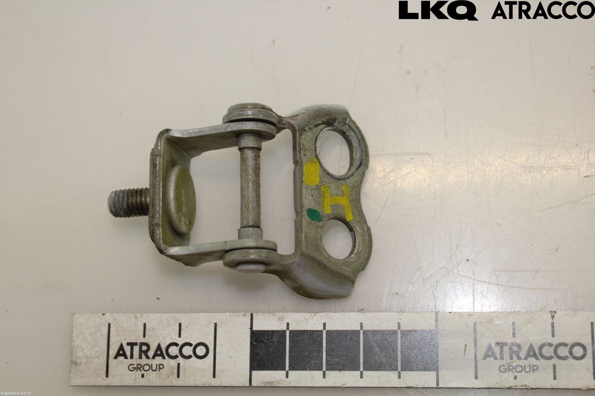 Toyota YARIS XP130 15-20 Bakluckegångjärn Hö