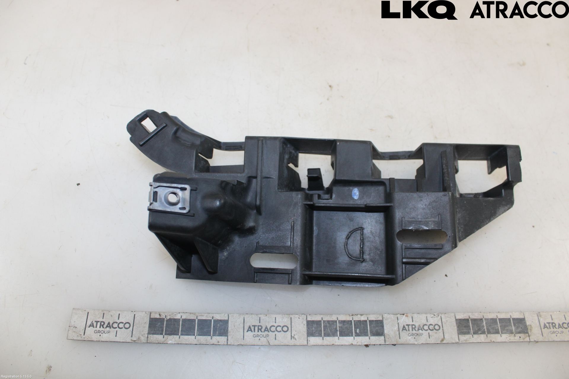 Peugeot 307     05-08 Stötfångarfäste Fram Hö