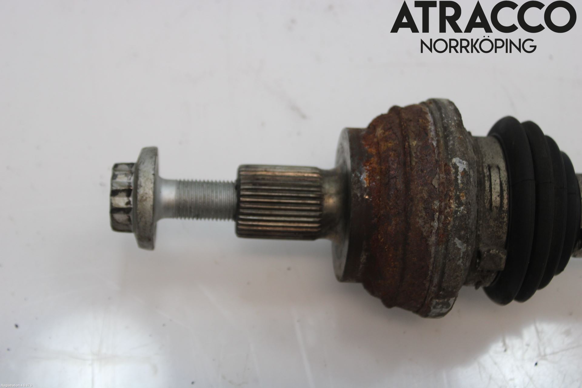 Volkswagen VW PASSAT 20-24 Drivaxel Bak Vänster