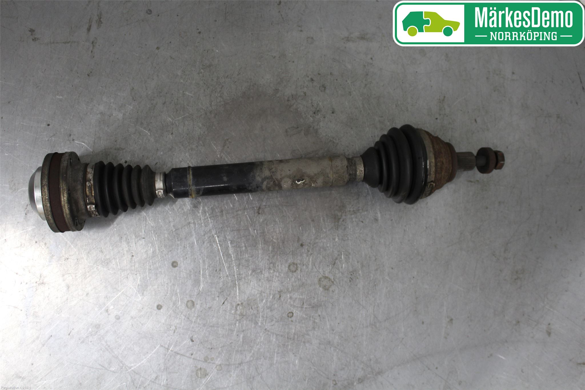 Volkswagen VW GOLF V 04-09 Drivaxel Fram Vänster
