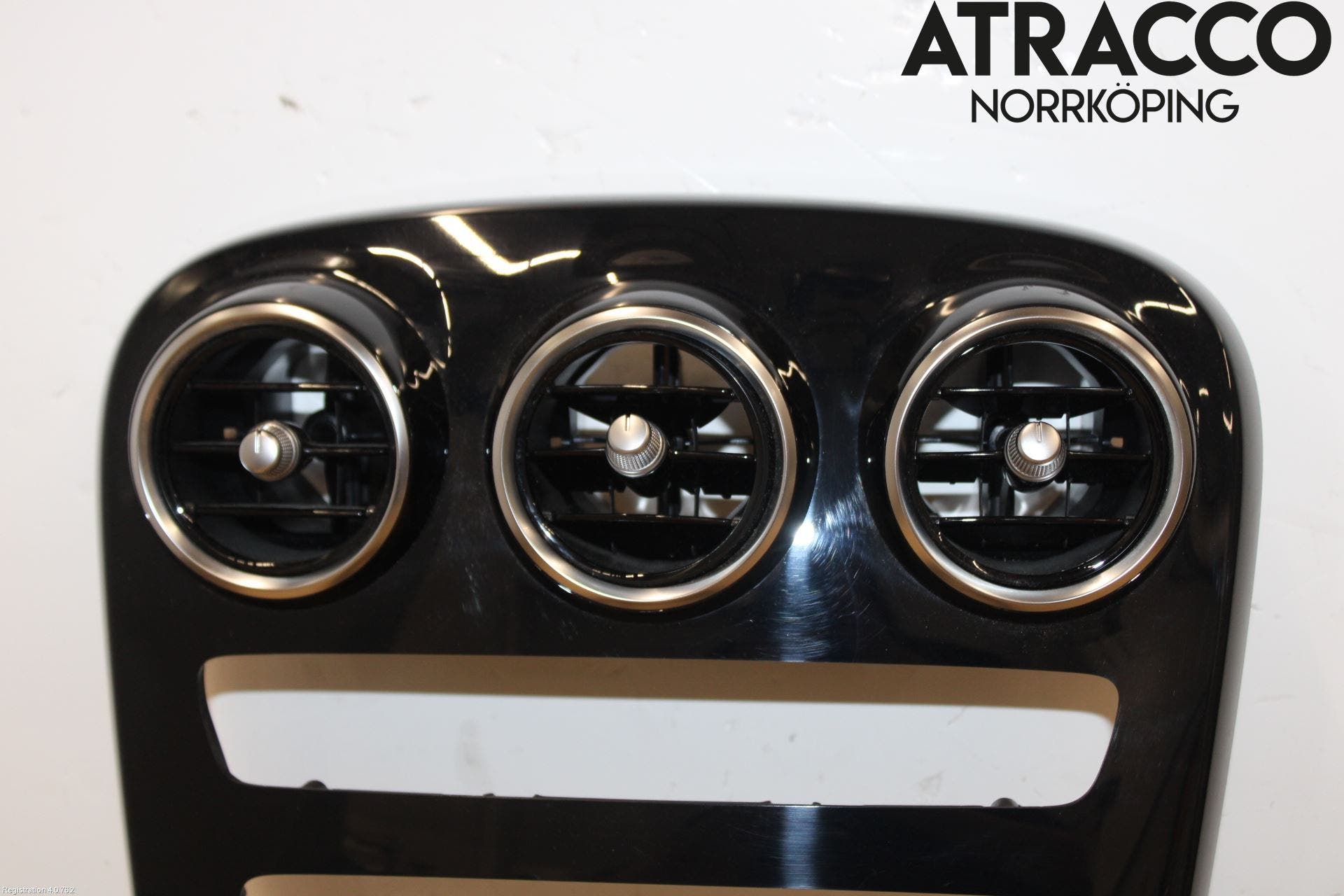 Mercedes-Benz MB C-KLASS (W205) 14-21 Instrumentkonsoll Mitt