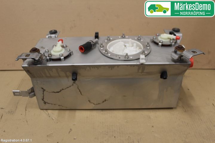 Volkswagen VW CADDY 11-15 Bränsletank Insprutning