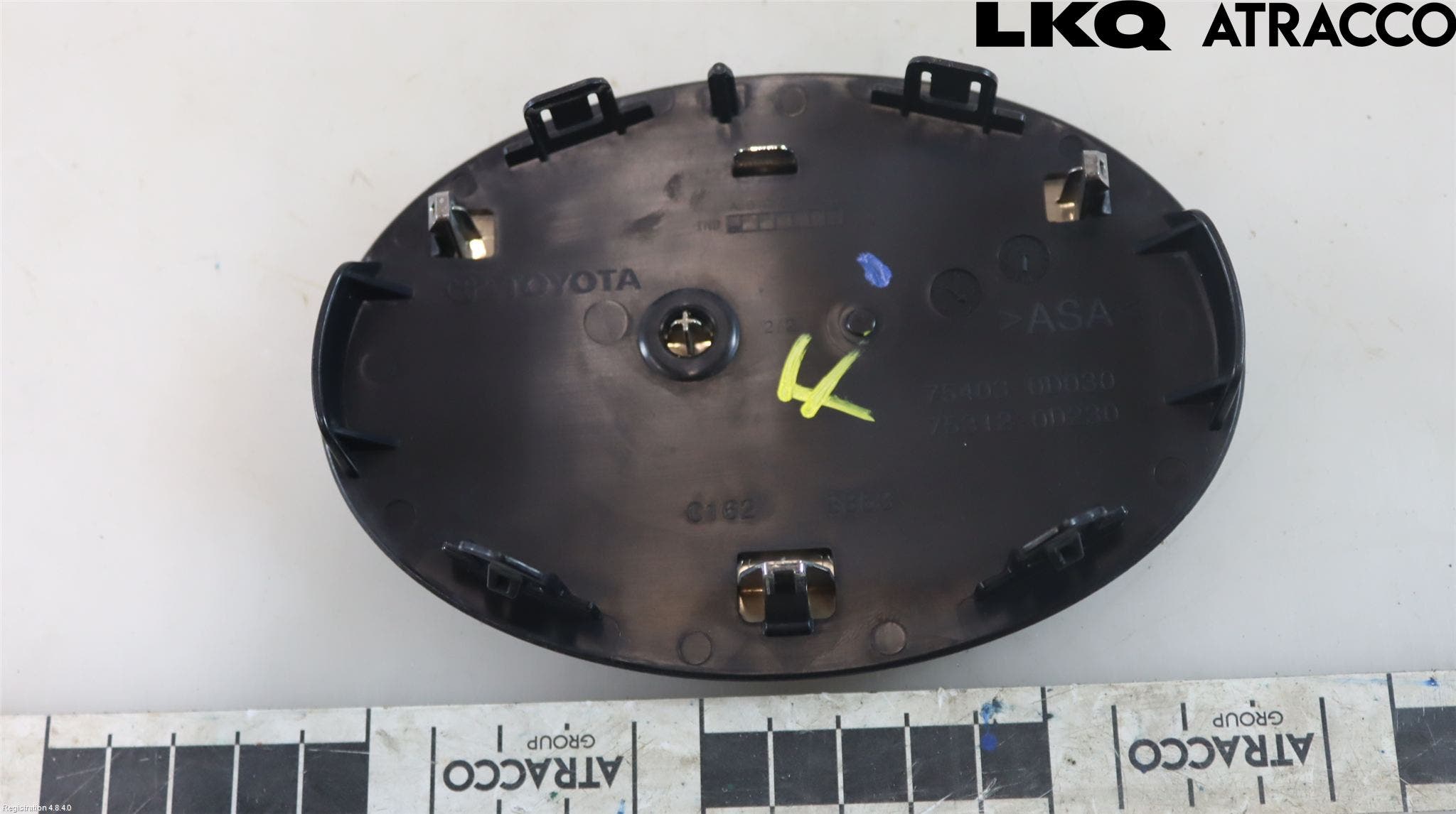 Toyota YARIS CROSS XP21 21- Emblem