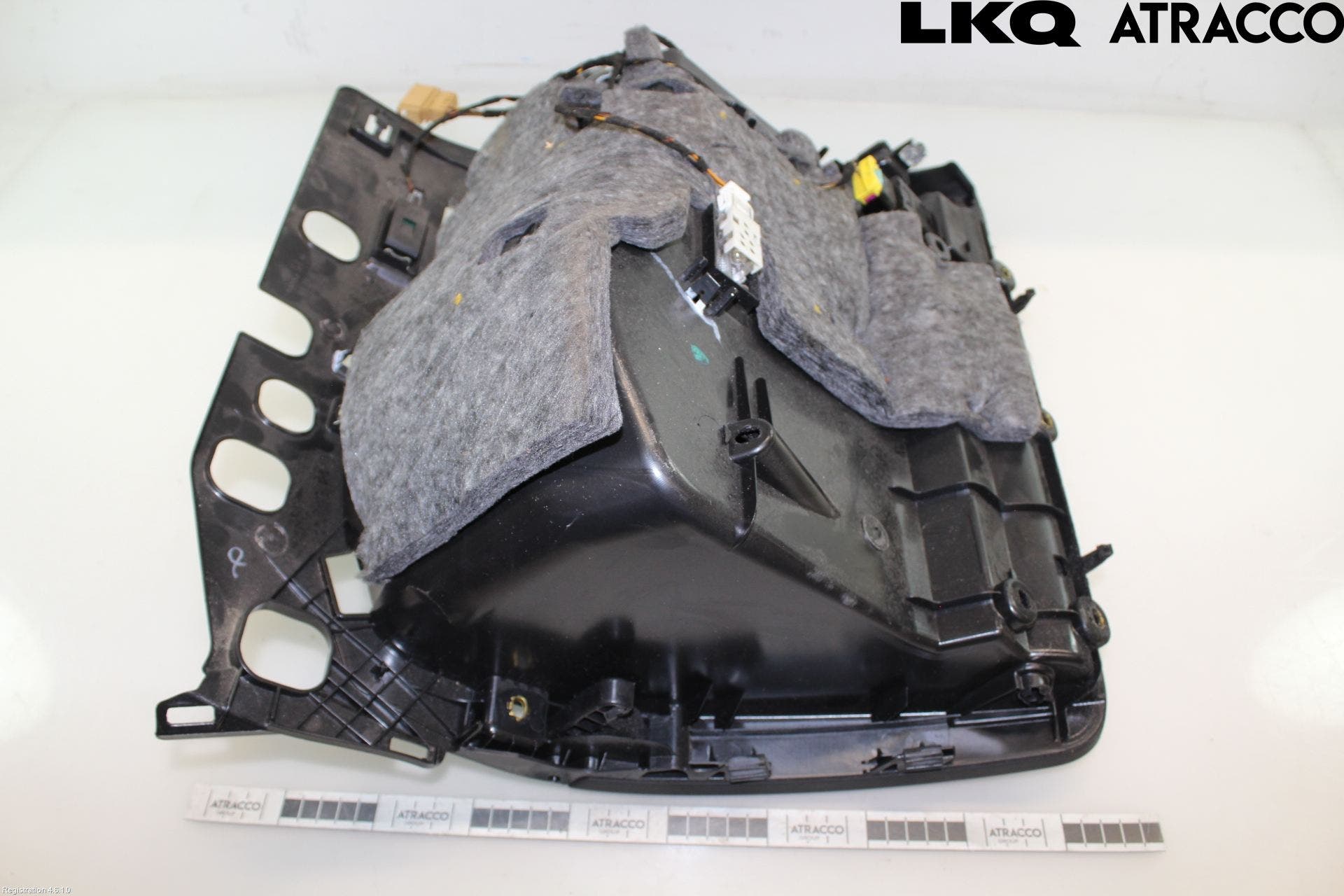 Audi A4 ALLROAD 09-16 Handskfack