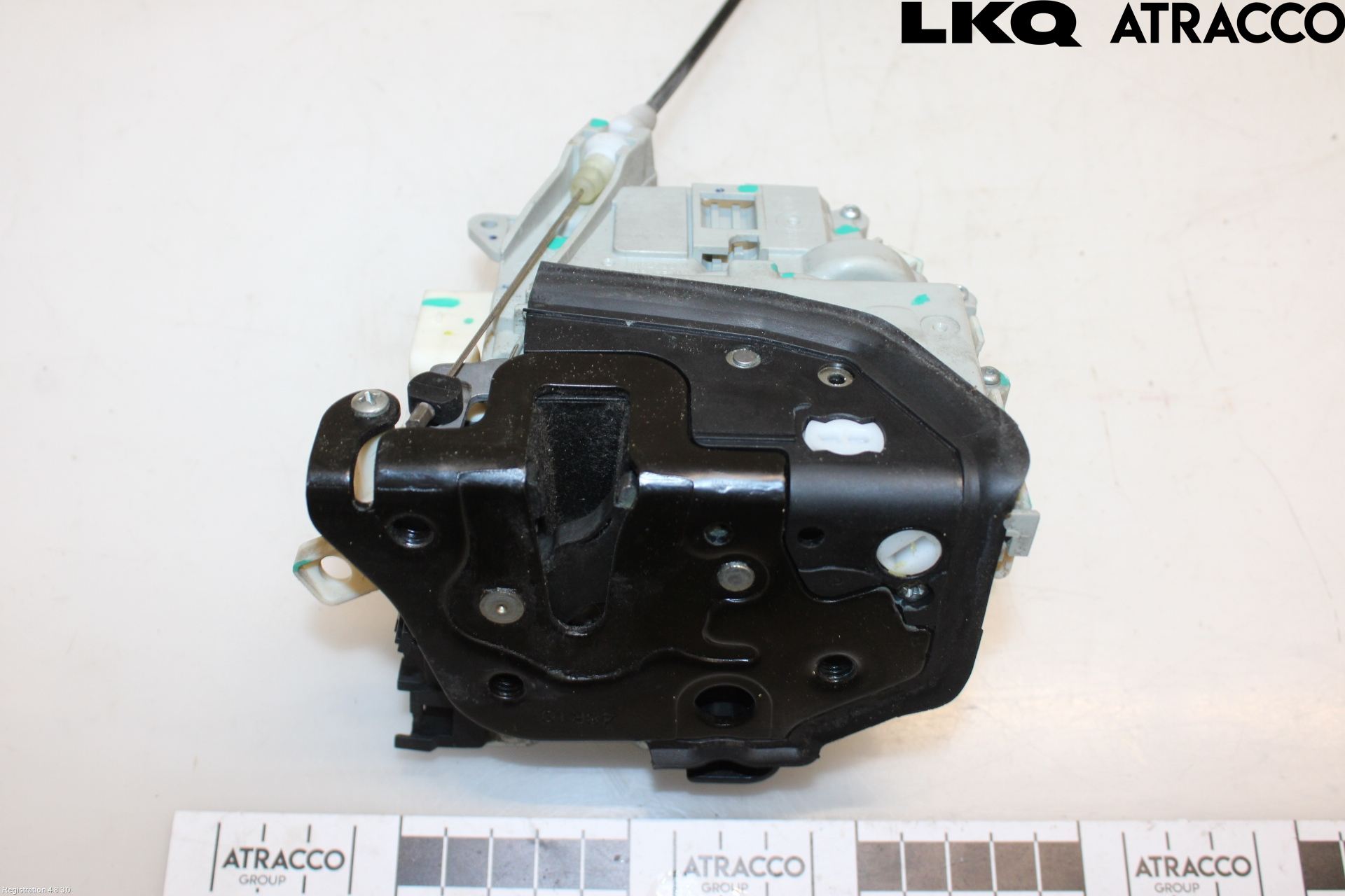 Audi A4 ALLROAD 09-16 Låskista-Dörrlås