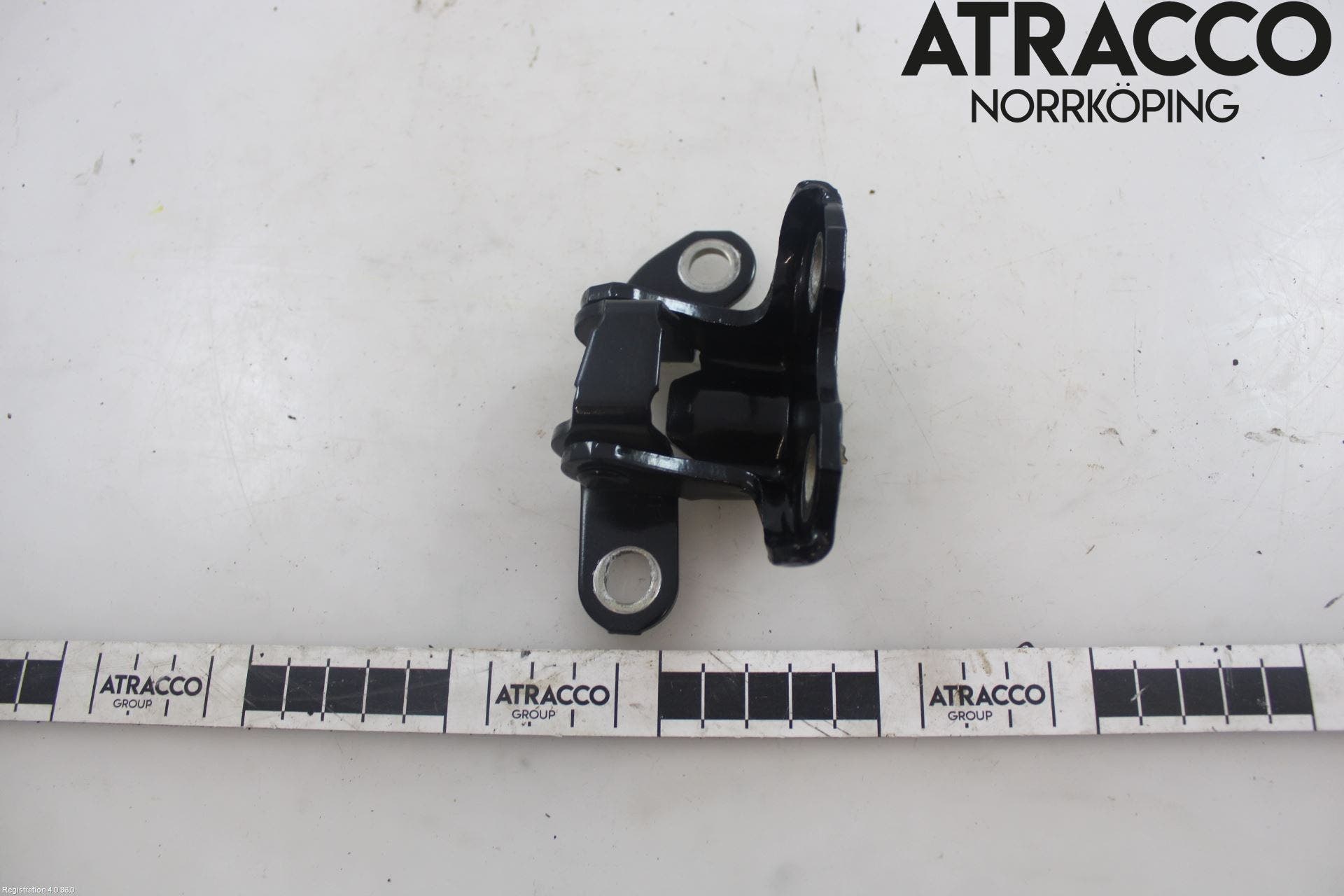 Toyota YARIS XP130 12-14 Dörrgångjärn