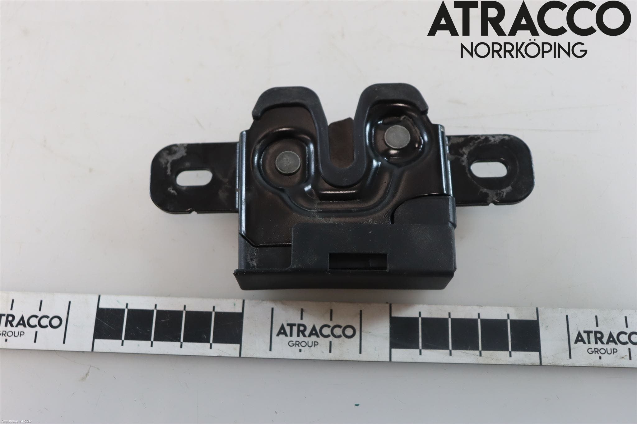 Volvo V60 CROSS COUNTRY 16-18 Huvlås