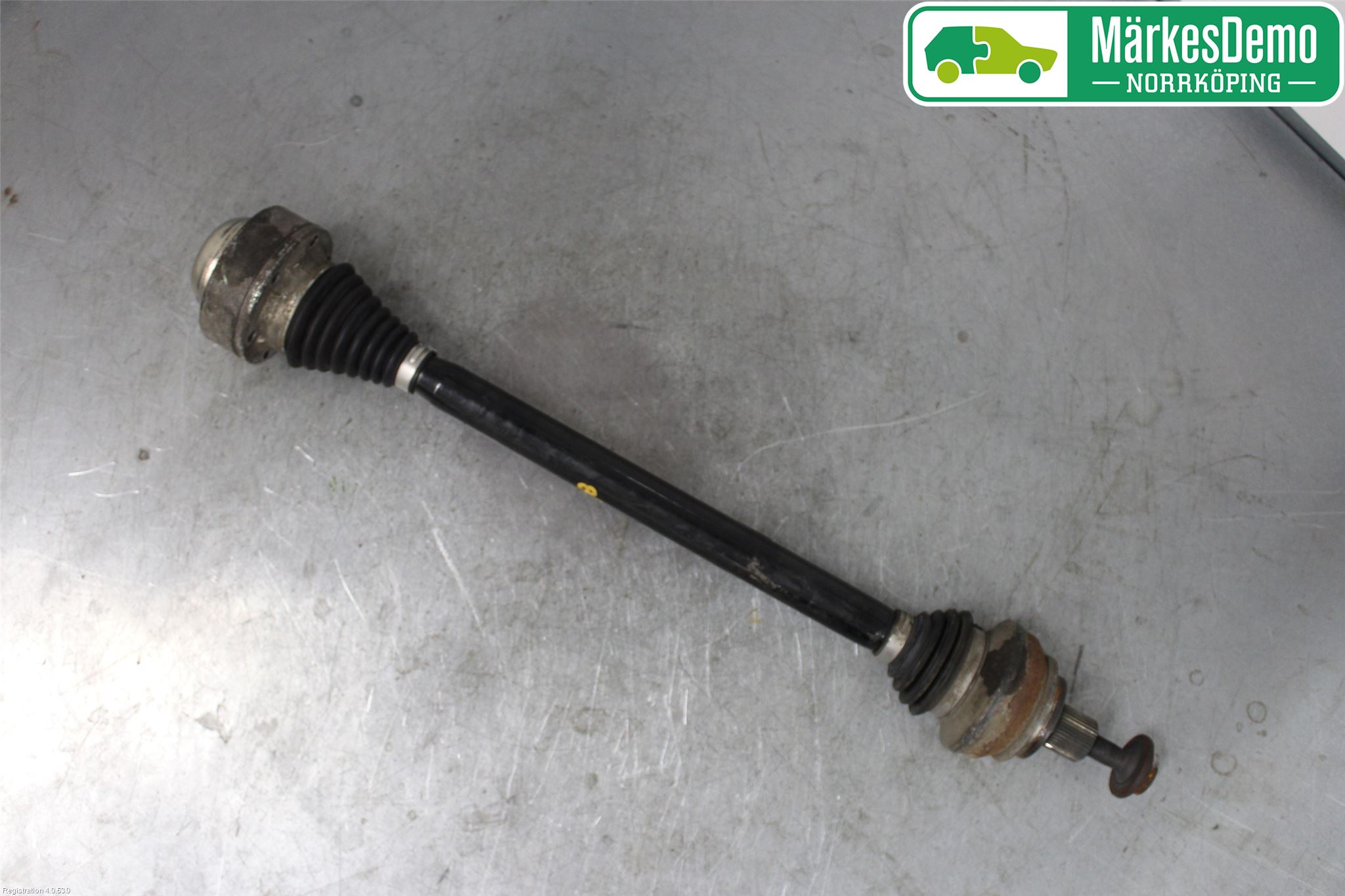 Audi A4/S4 B9 16-19 Drivaxel Bak Vänster