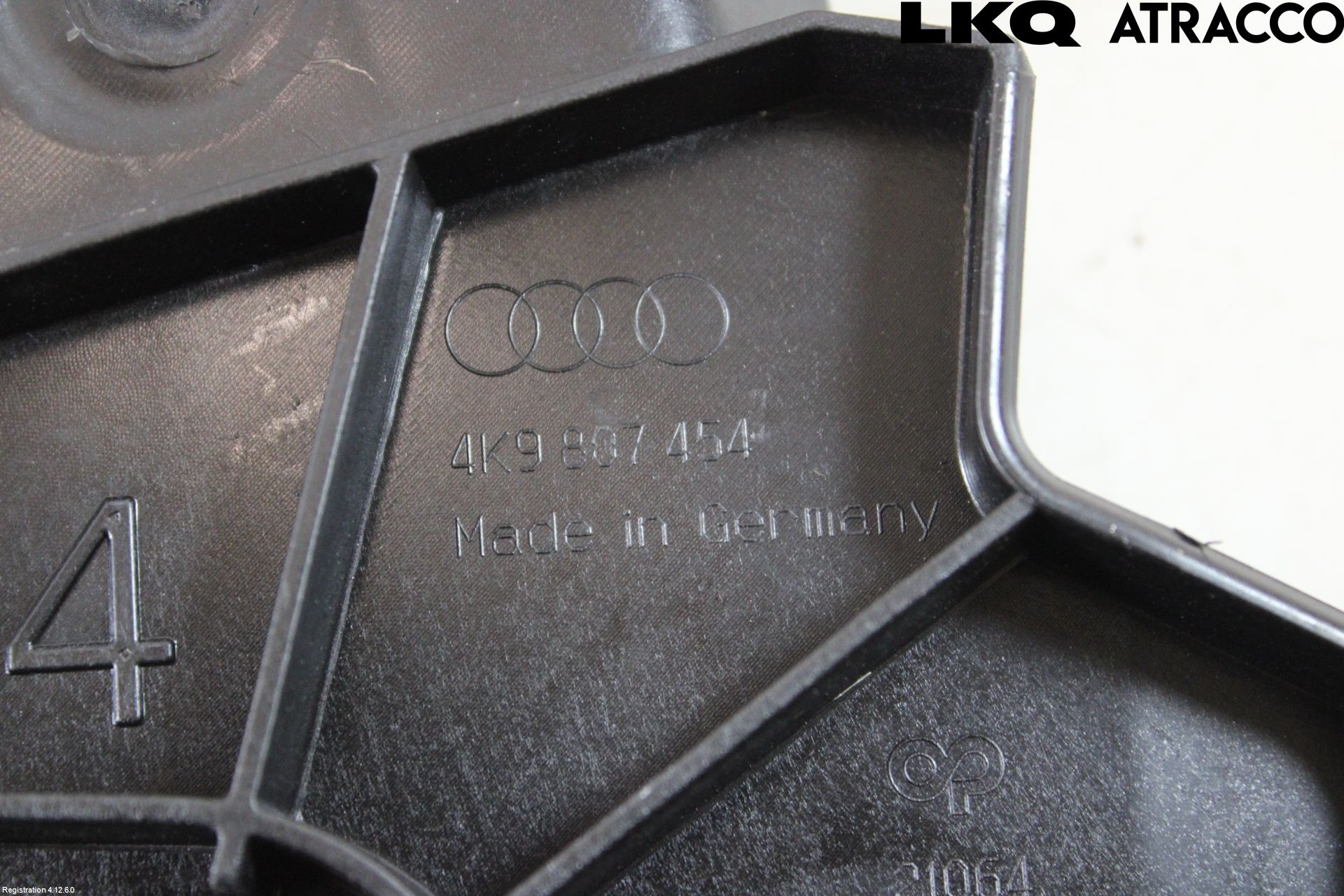 Audi A6 F2/C8 19- Stötfångarfäste Bak Hö