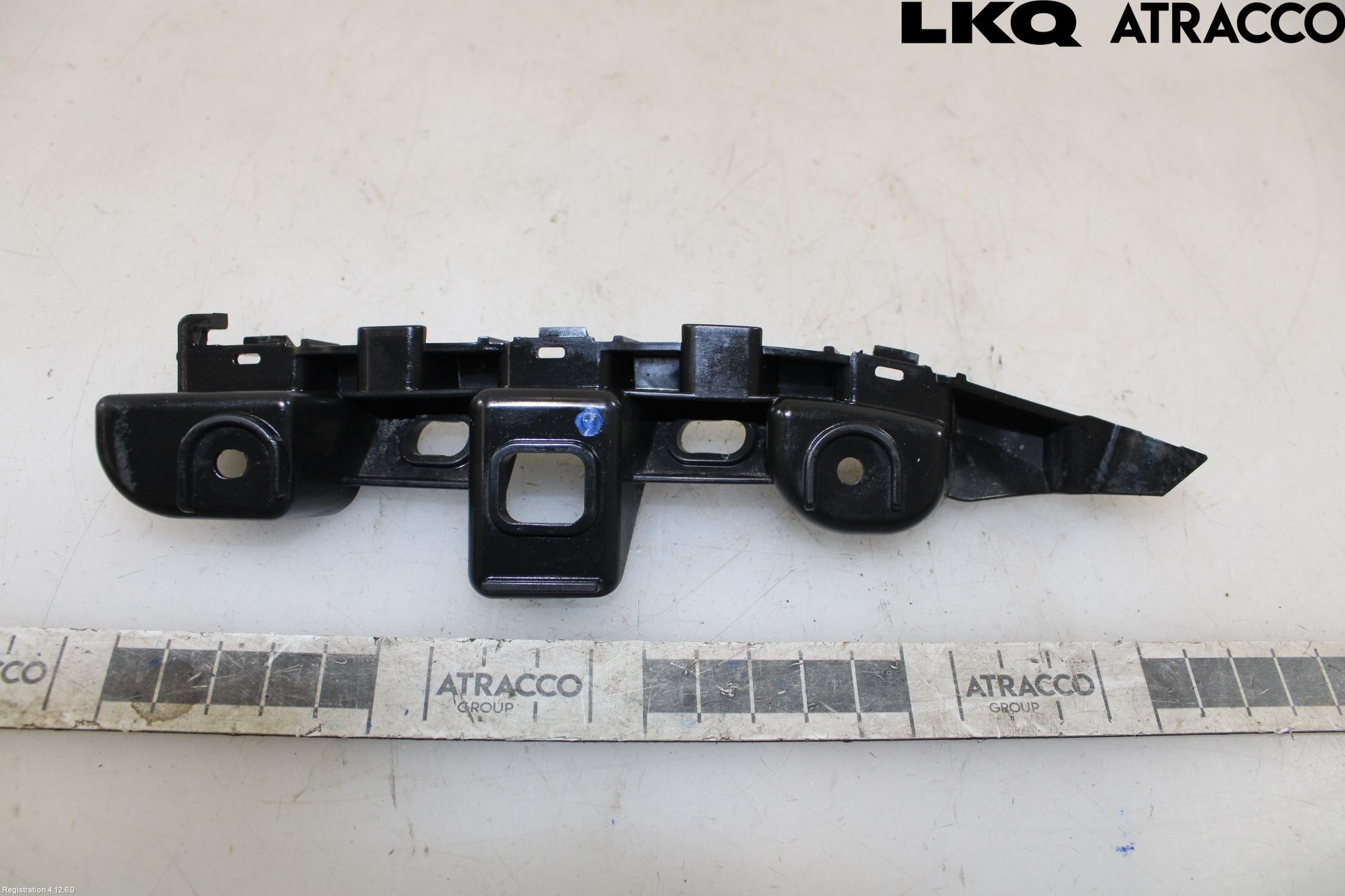 Volkswagen VW PASSAT 11-14 Stötfångarfäste Fram Hö
