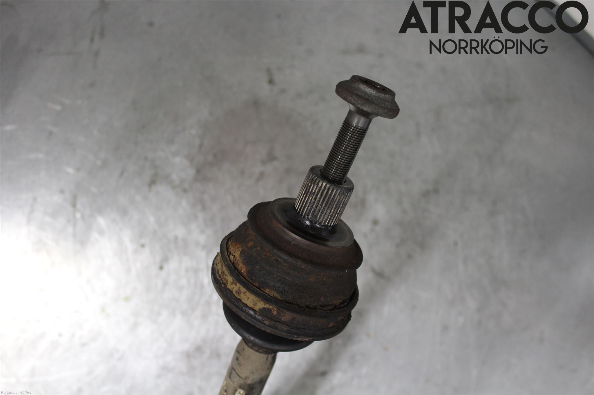 Audi A8/S8 4E  02-09 Drivaxel Bak Vänster