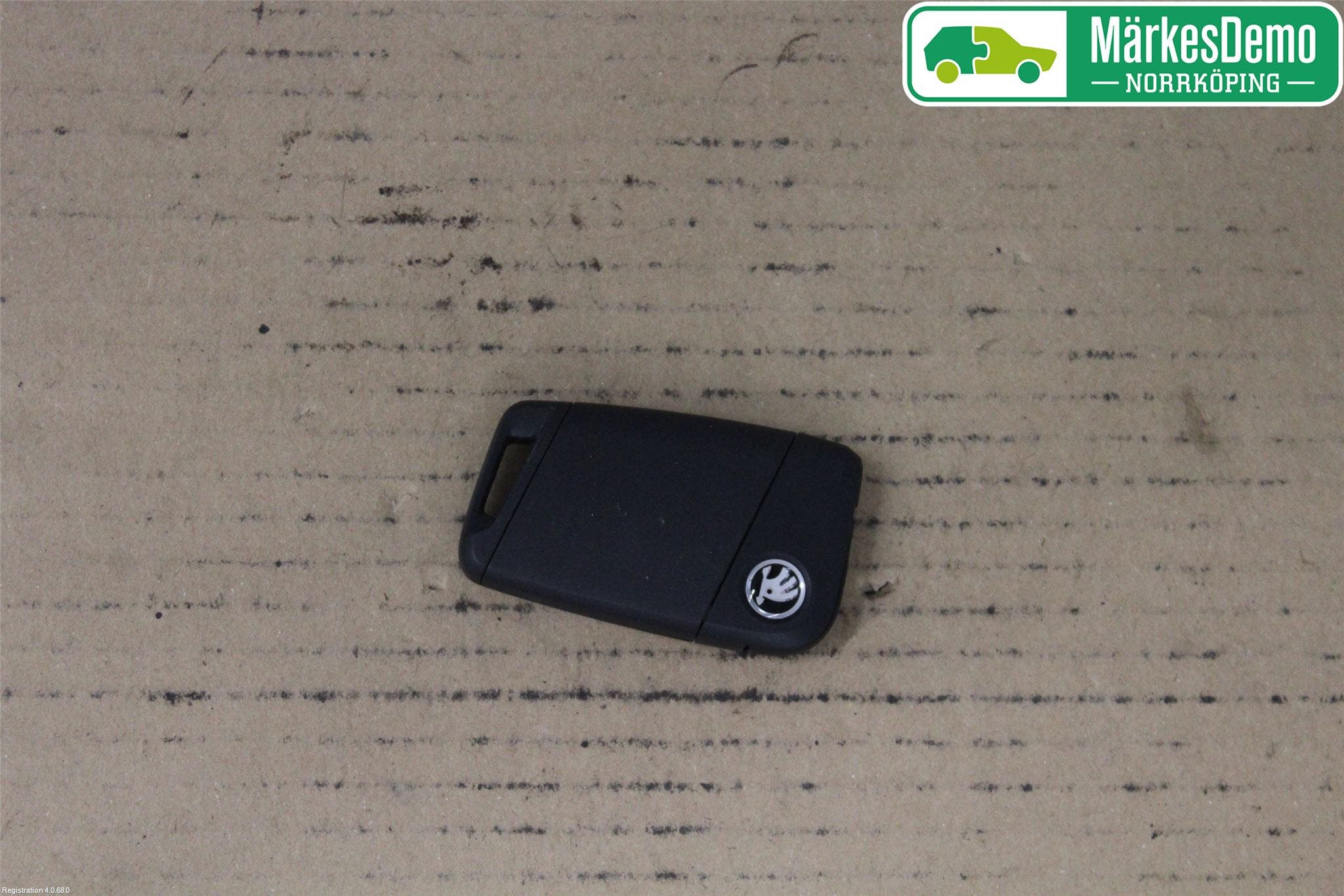 Skoda SUPERB 16-24 Fjärrkontroll Larm-Centrallås