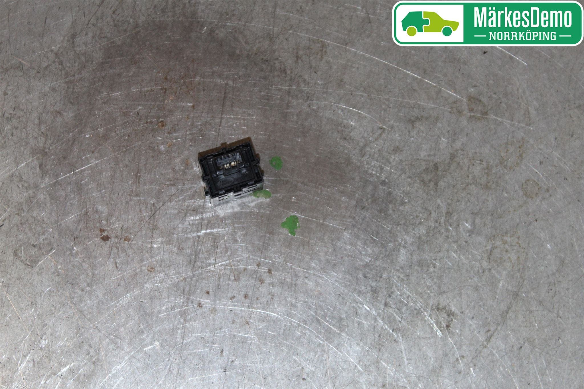 Jaguar XE (X760) 15-24 Farthållare