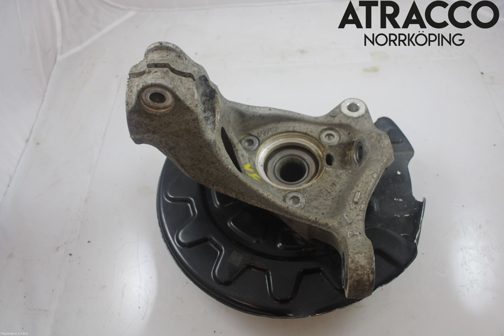 Skoda SUPERB 16-24 Styrspindel Lagerhus Vä