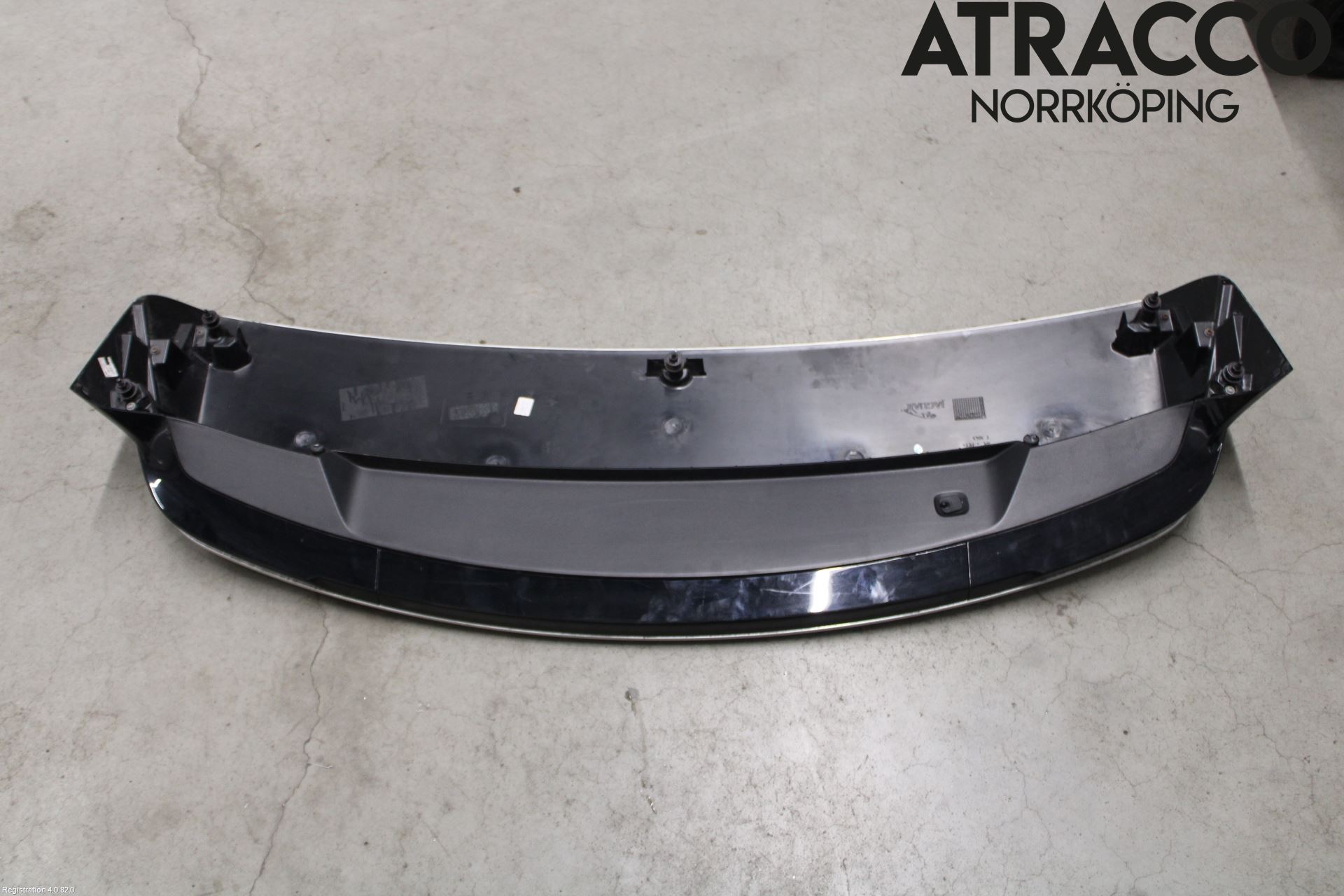 Jaguar F-PACE Spoiler Baklucka