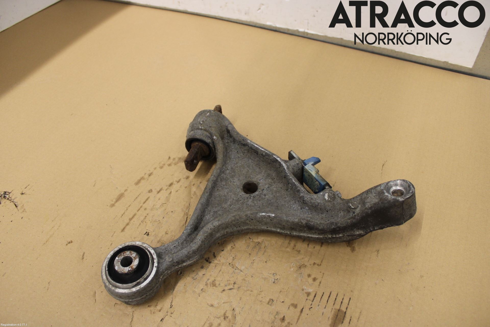 Volvo S80 04-06 Bärarm Fram Undre Vä