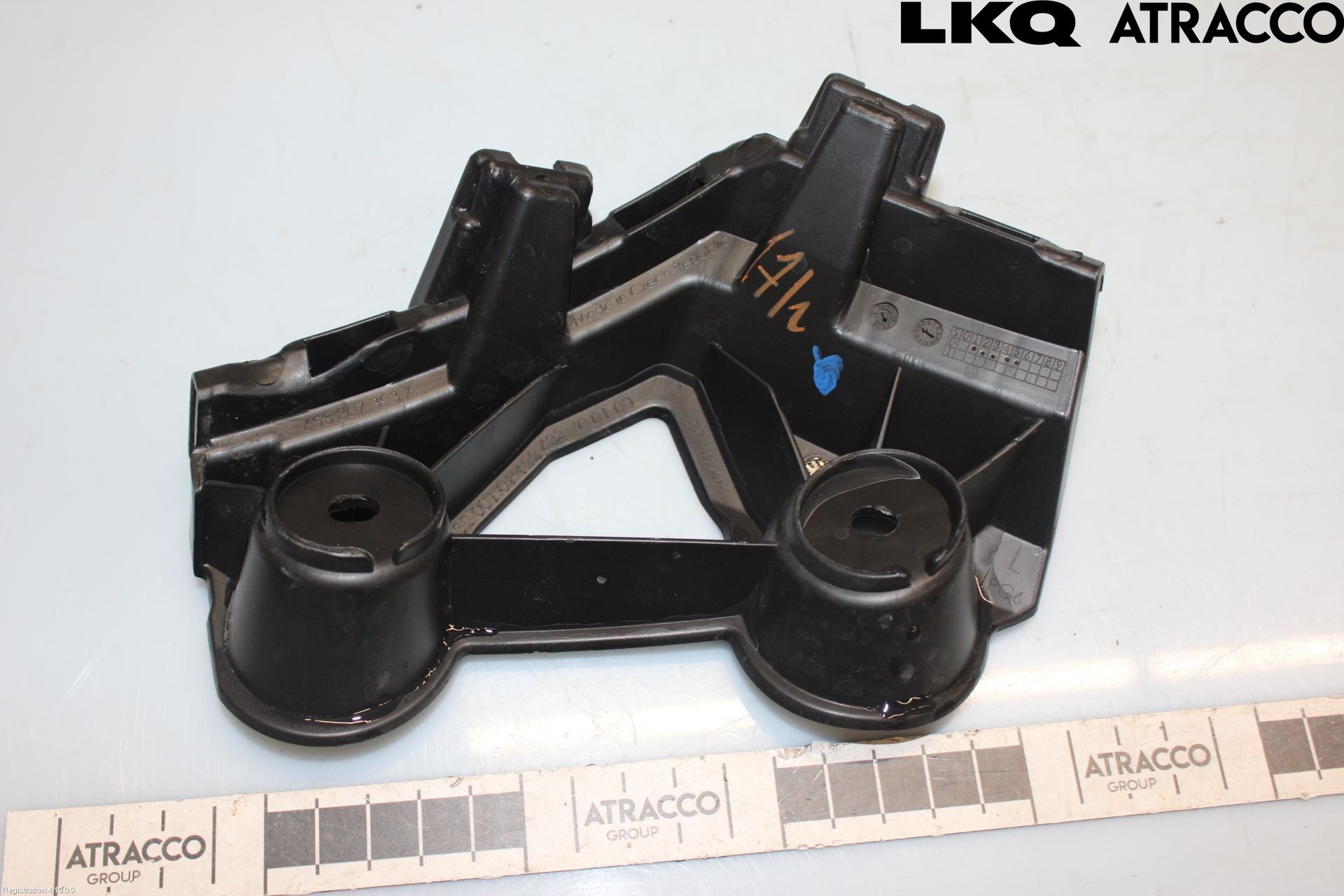 Skoda KAMIQ 20- Stötfångarfäste Bak Vä