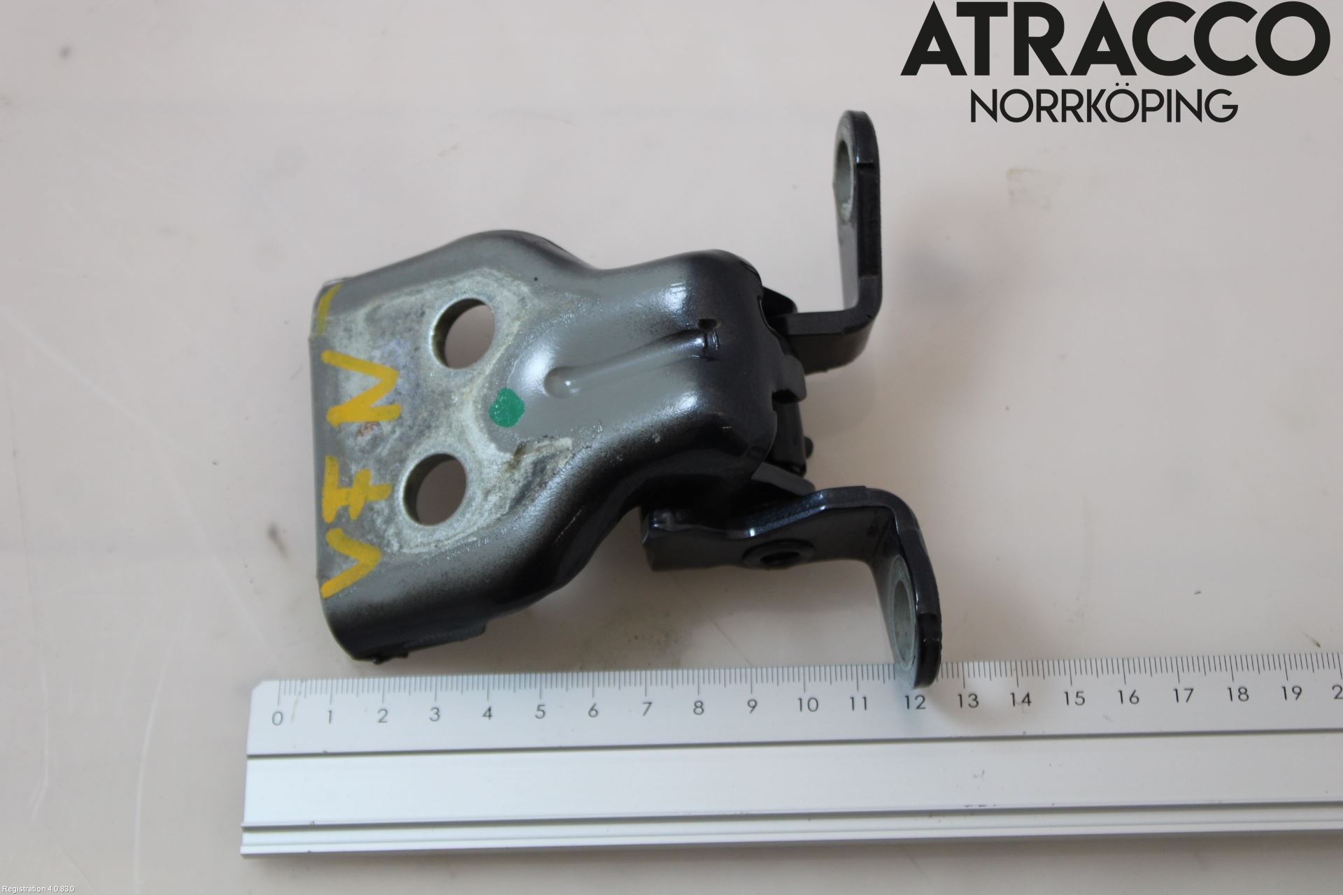 Ford FIESTA     06-08 Dörrgångjärn