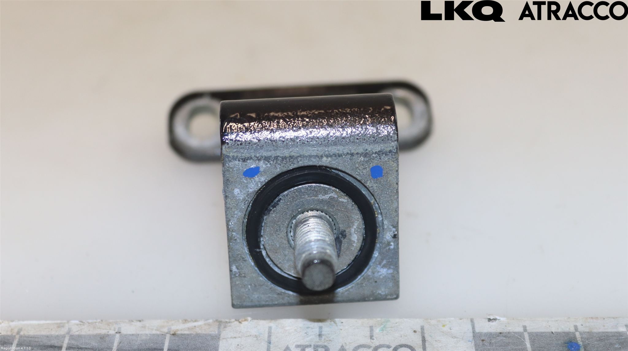 Skoda ENYAQ iV 21- Bakluckegångjärn Vä