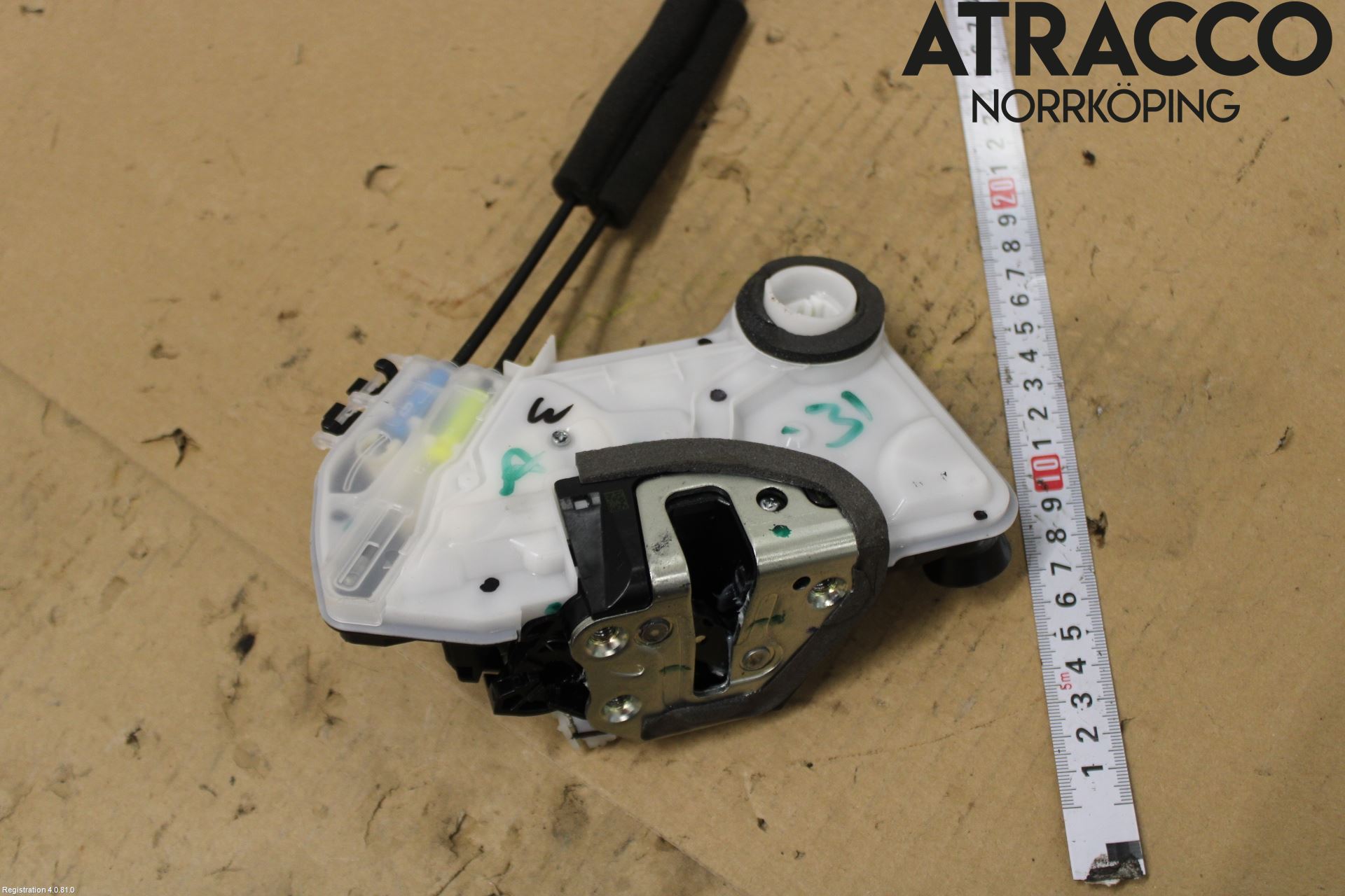 Toyota COROLLA 19- Låskista-Dörrlås