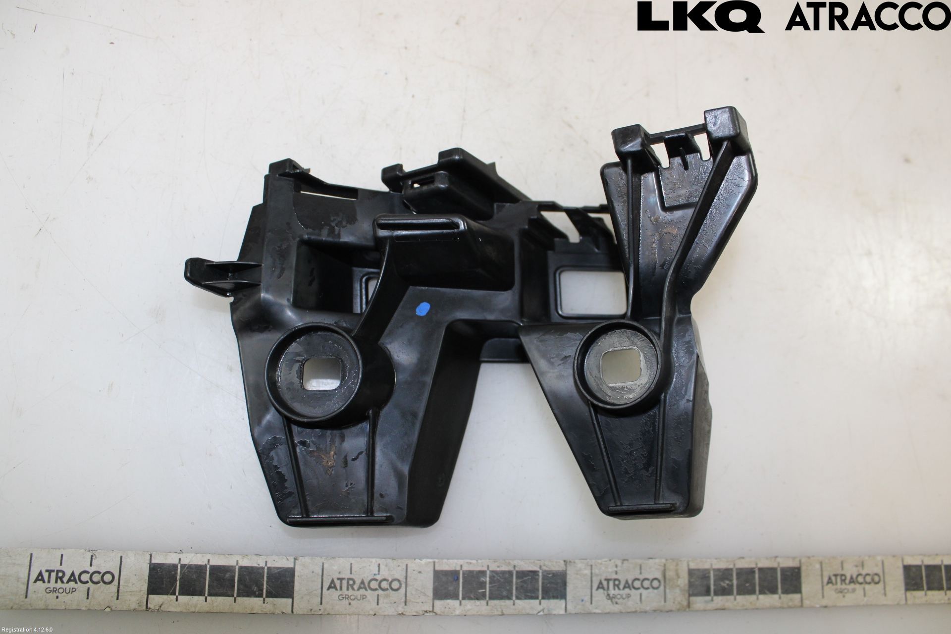 Volkswagen VW PASSAT 15-19 Stötfångarfäste Bak Hö