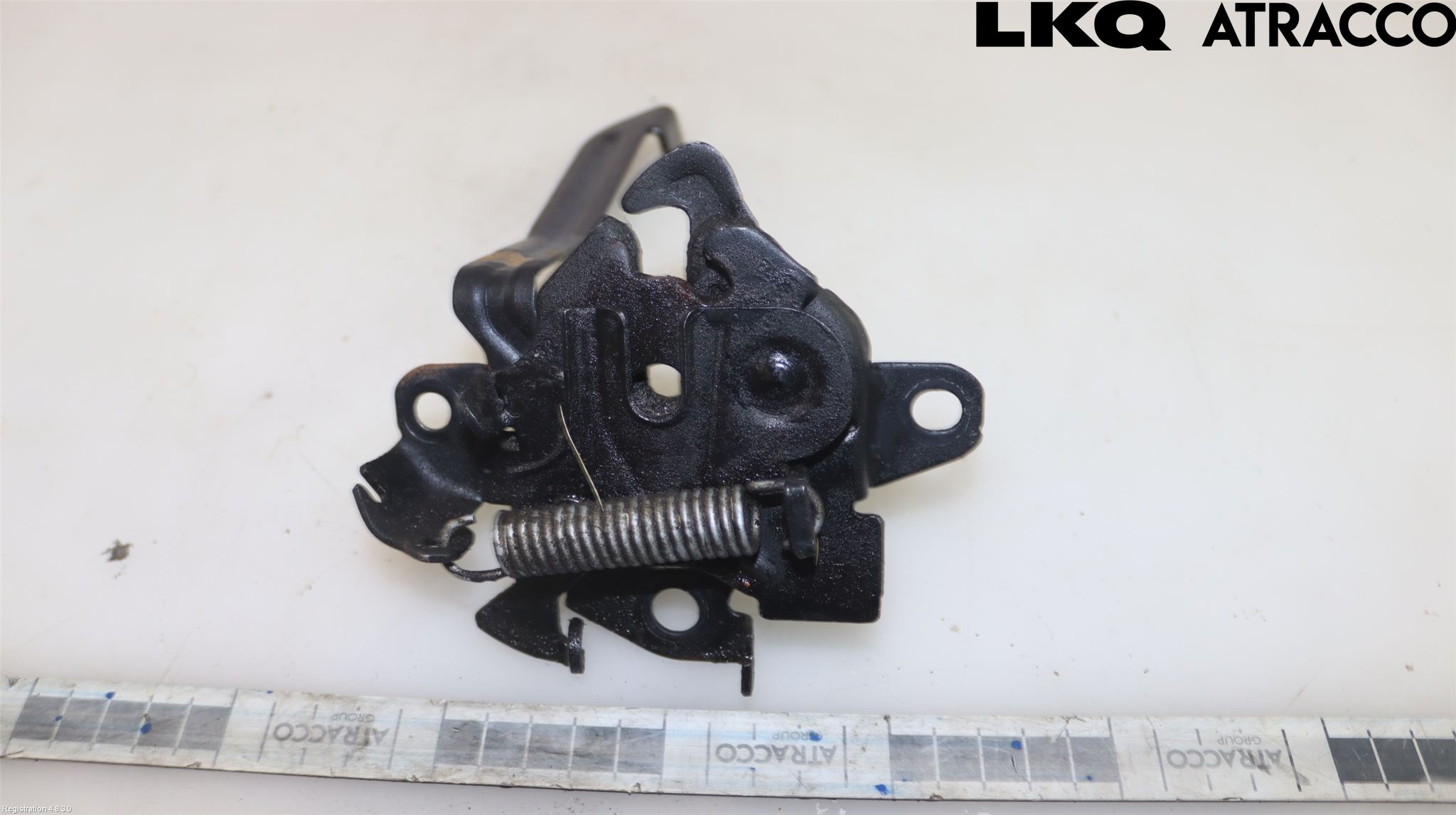 Toyota AURIS 10-12 Huvlås