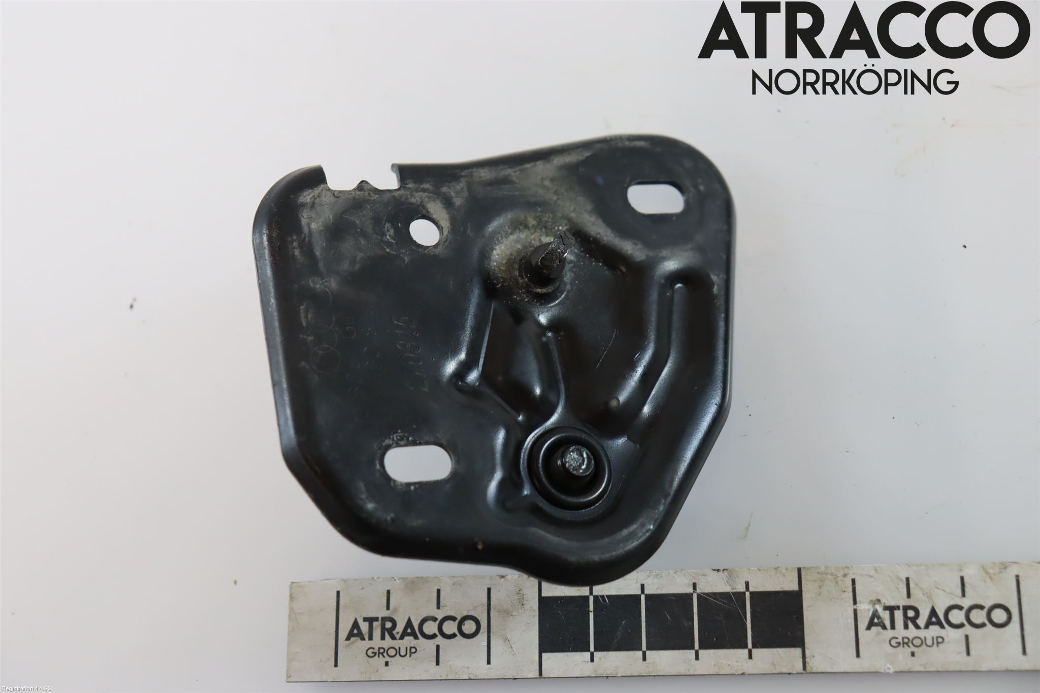 Audi A6 ALLROAD 12-18 Huvlås