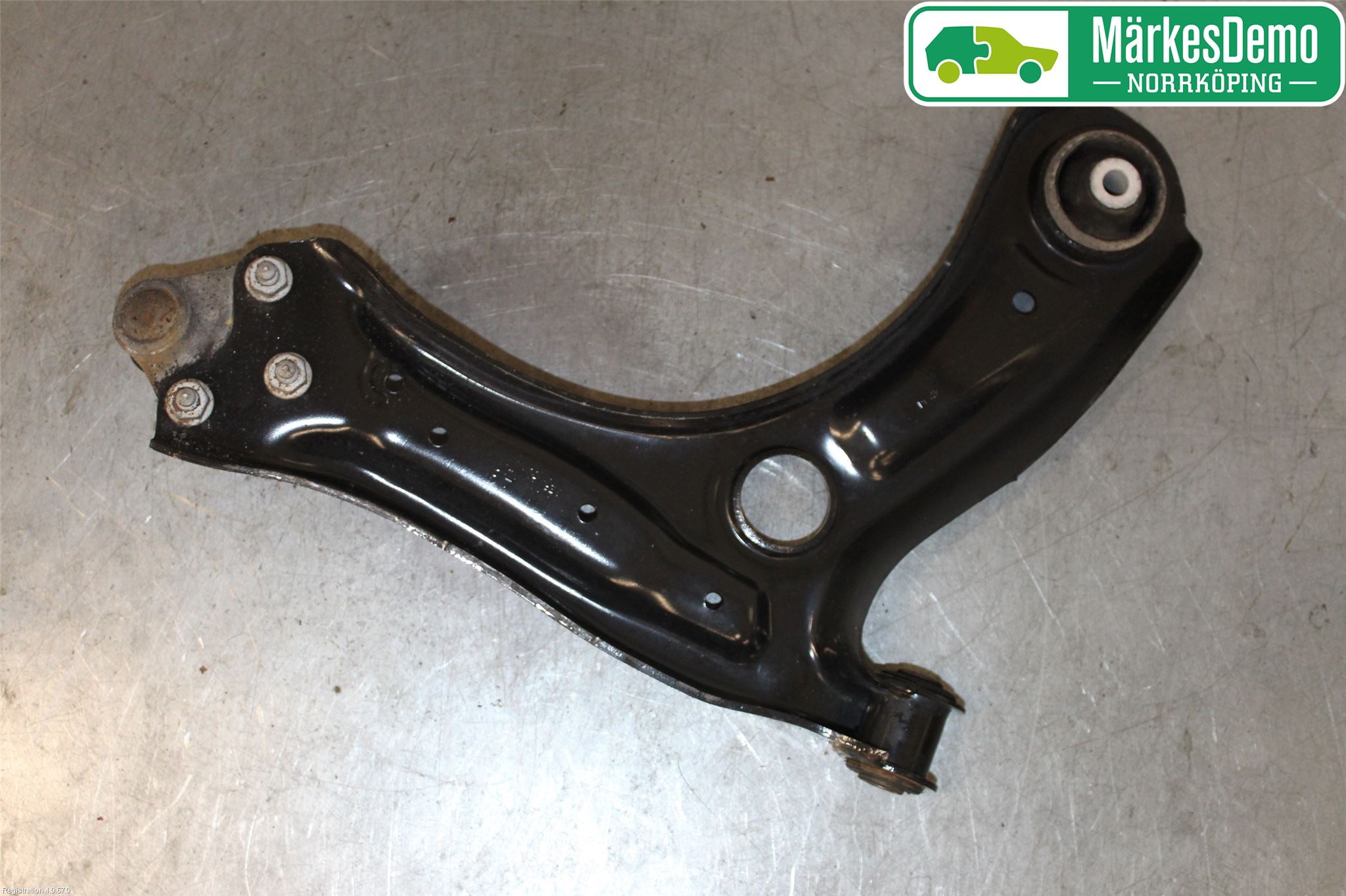Skoda FABIA 15-21 Bärarm Fram Undre Vä