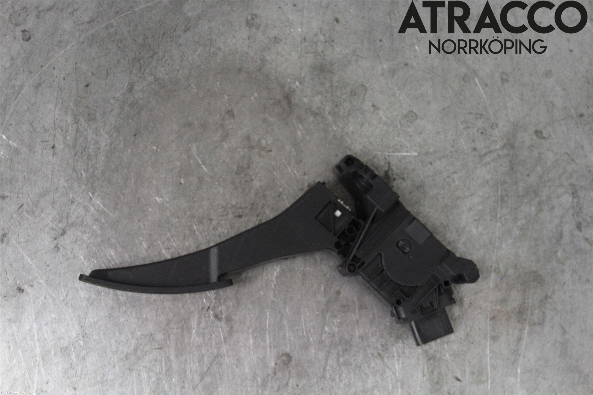 Mercedes-Benz MB A-KLASS (W177) 18- Gaspedal