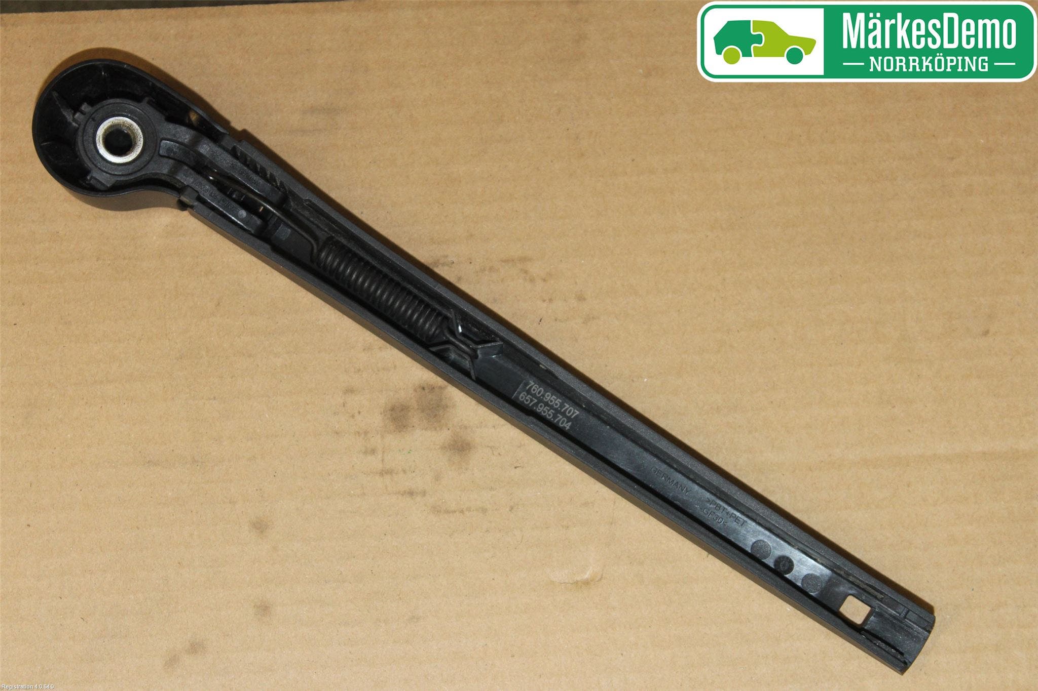 Skoda SCALA 19- Torkararm-Bakruta