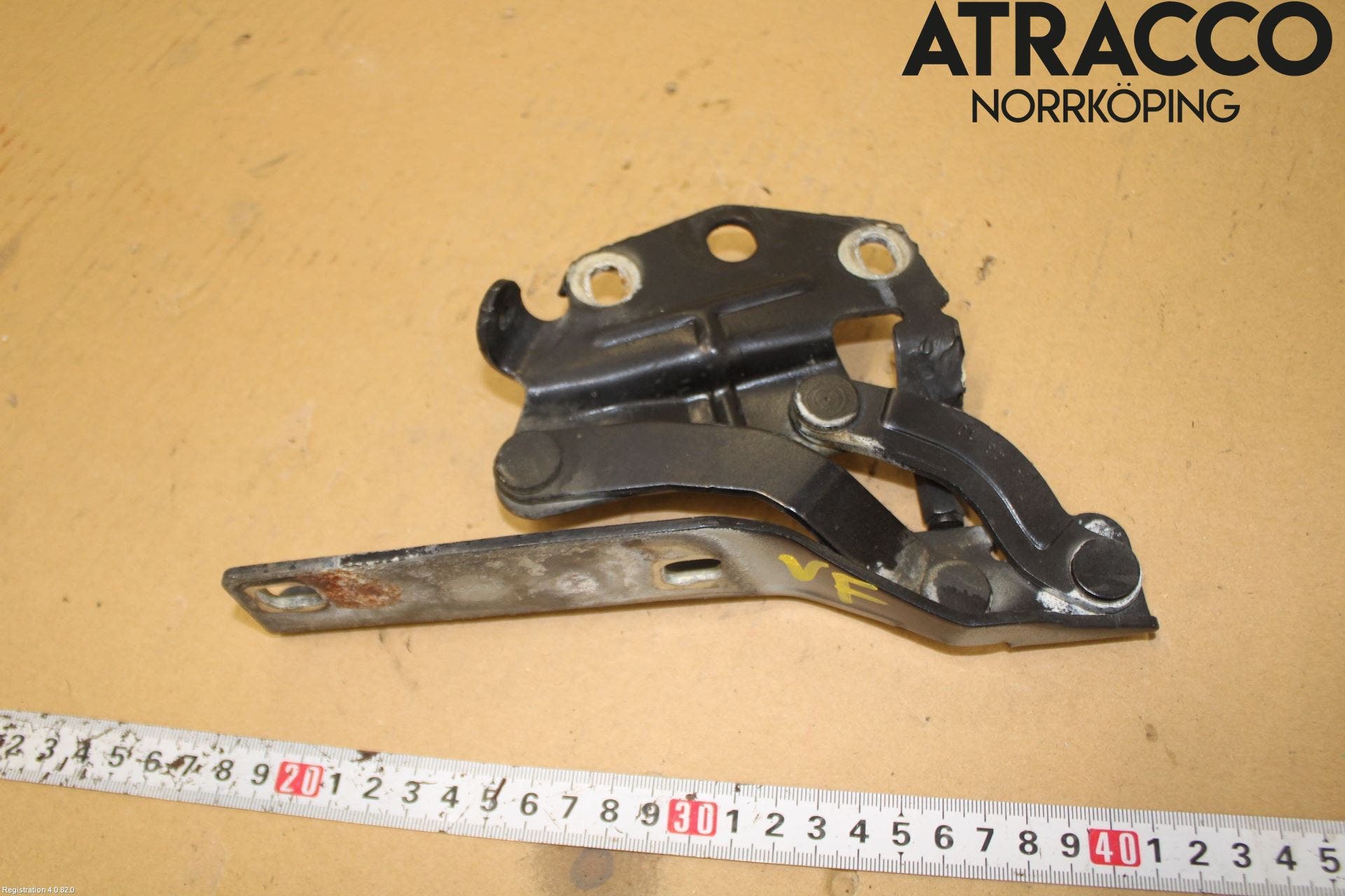 Volkswagen VW PASSAT 11-14 Huvgångjärn