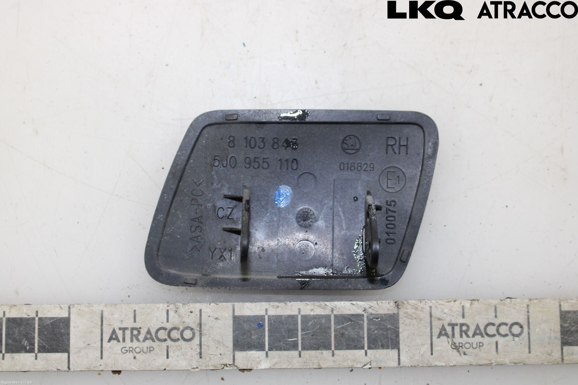 Skoda ROOMSTER Spolarmunstycke Strålkastare