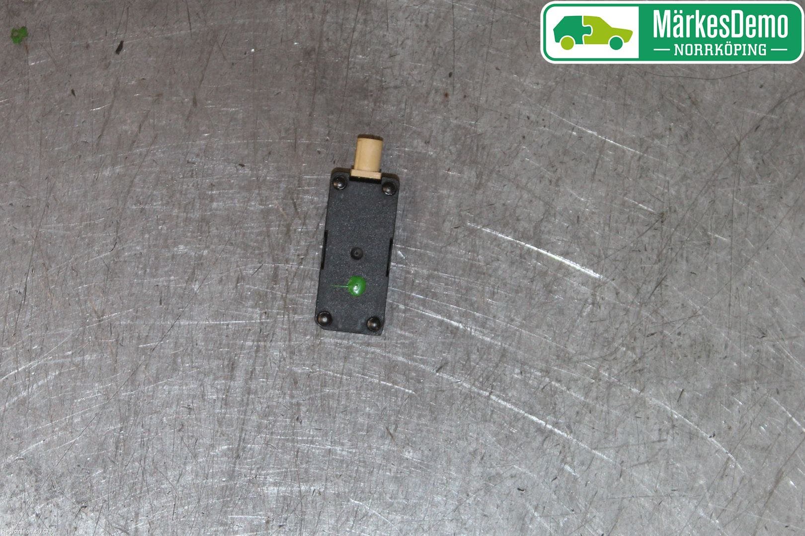 Audi A6 F2/C8 19- Antenn