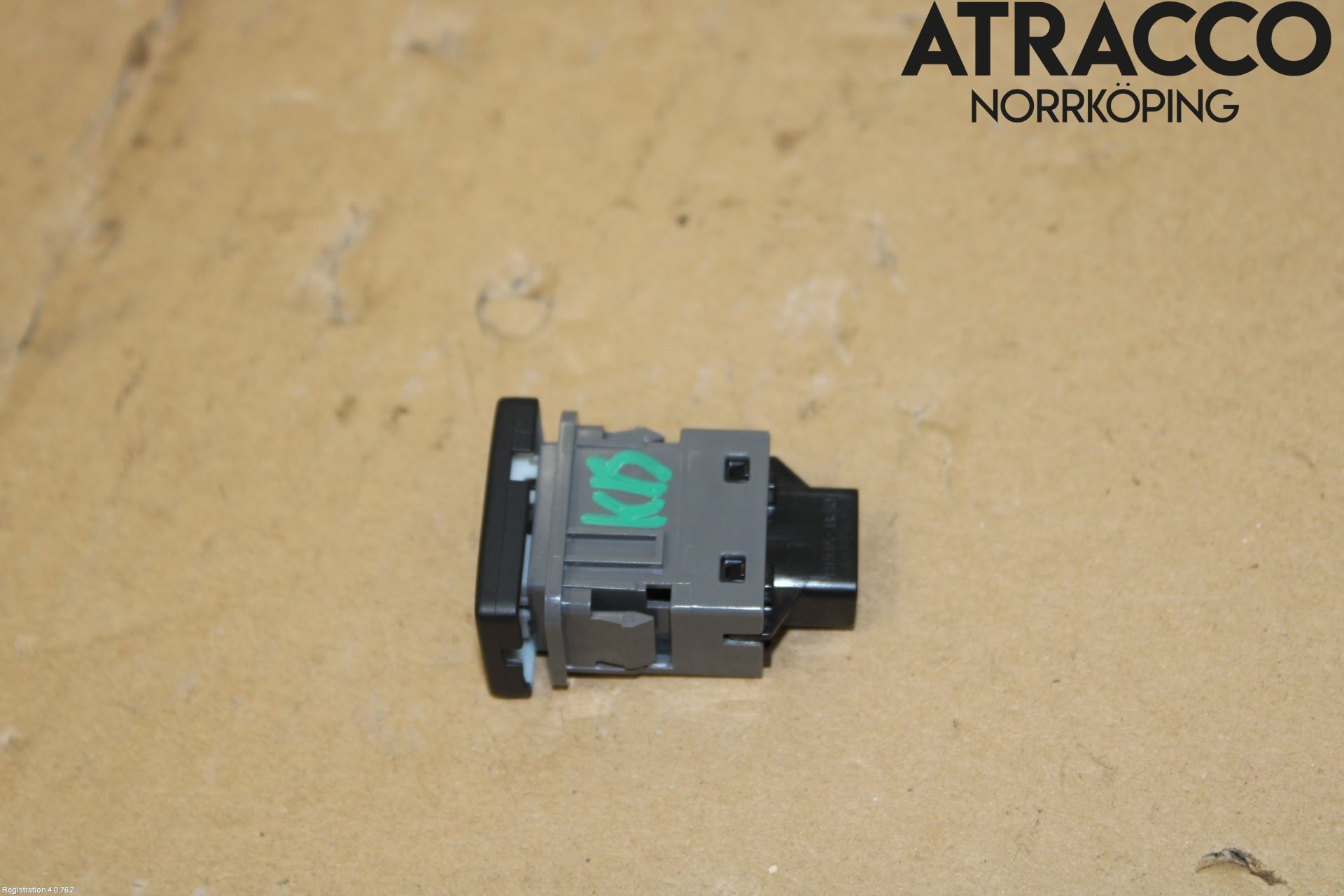 Toyota C-HR 16-23 Strömställare Tanklucka