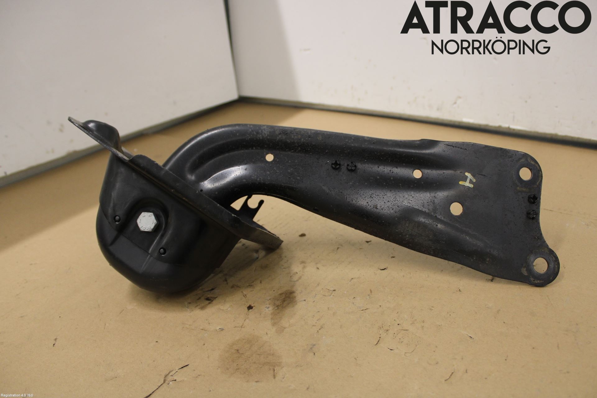 Audi Q2/SQ2 17- Bärarm Bak Höger