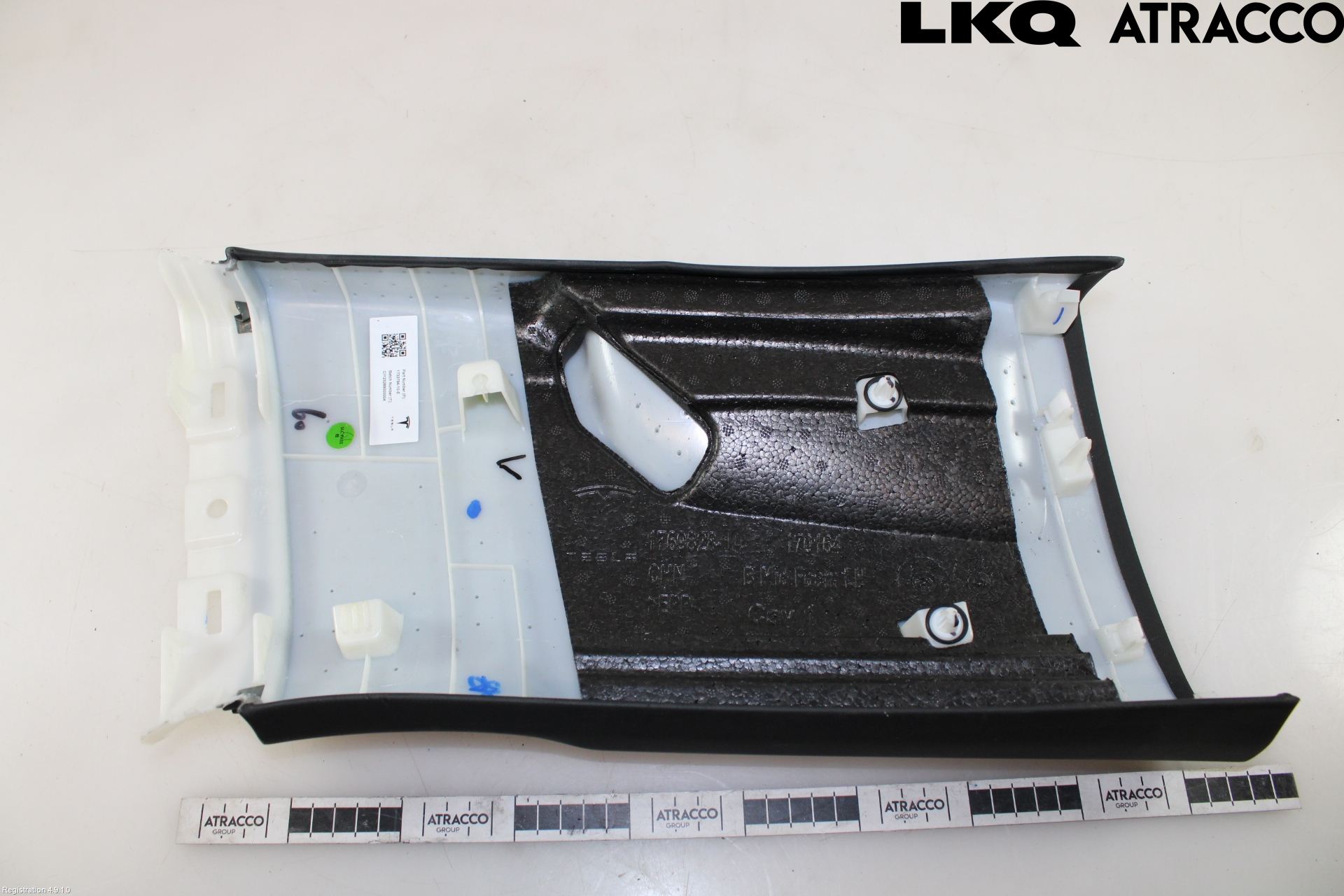 Tesla MODEL 3 17- Inr Plastd A-B-C Stolpe