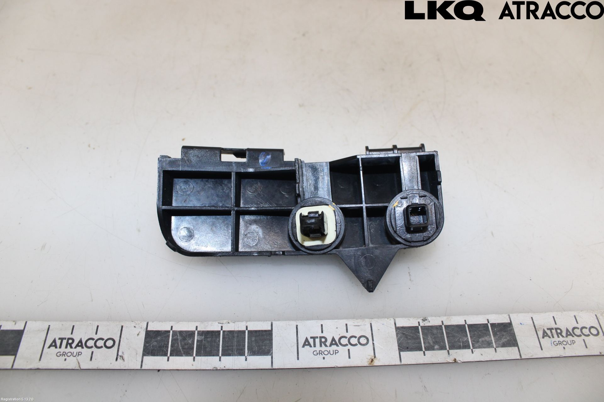 Toyota AURIS 10-12 Stötfångarfäste Bak Hö
